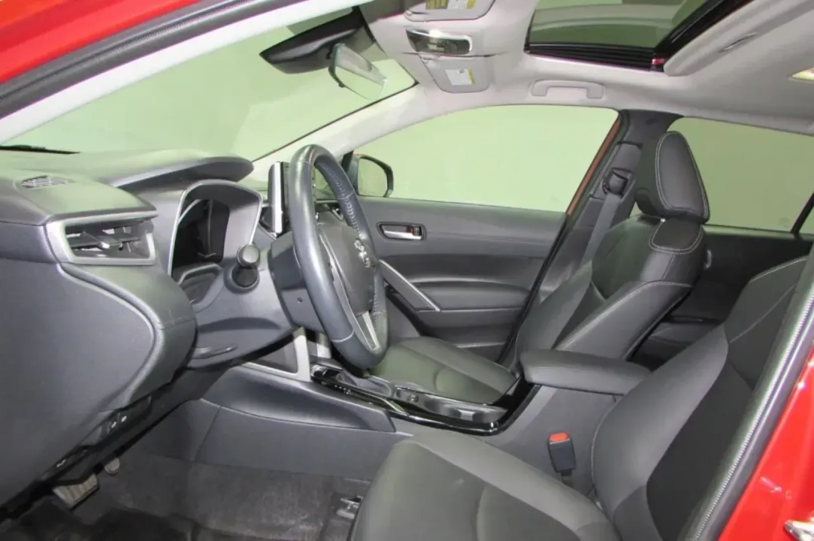 2022 /Black Leather Toyota Corolla Cross XLE (7MUDAABG8NV) with an Other engine, Automatic transmission, located at 12836 Highway 21, De Soto, MO, 63020, (636) 337-7777, 38.151867, -90.575615 - **Discover Your Adventure with the 2022 Toyota Corolla Cross XLE!**<br /> <br /> Are you searching for the perfect vehicle that combines style, comfort, and functionality? Whether you're a growing family, an outdoor enthusiast, or someone who faces long commutes daily, the 2022 Toyota Corolla Cross - Photo#11