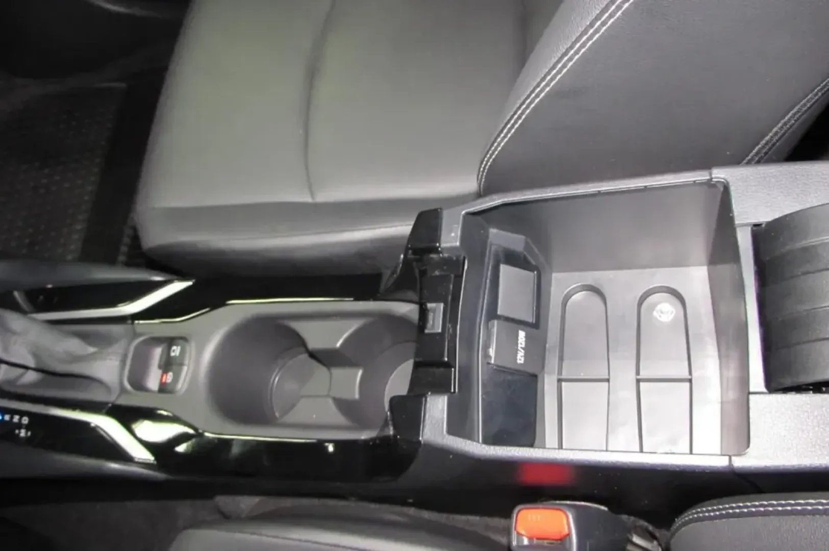 2022 /Black Leather Toyota Corolla Cross XLE (7MUDAABG8NV) with an Other engine, Automatic transmission, located at 12836 Highway 21, De Soto, MO, 63020, (636) 337-7777, 38.151867, -90.575615 - **Discover Your Adventure with the 2022 Toyota Corolla Cross XLE!**<br /> <br /> Are you searching for the perfect vehicle that combines style, comfort, and functionality? Whether you're a growing family, an outdoor enthusiast, or someone who faces long commutes daily, the 2022 Toyota Corolla Cross - Photo#20