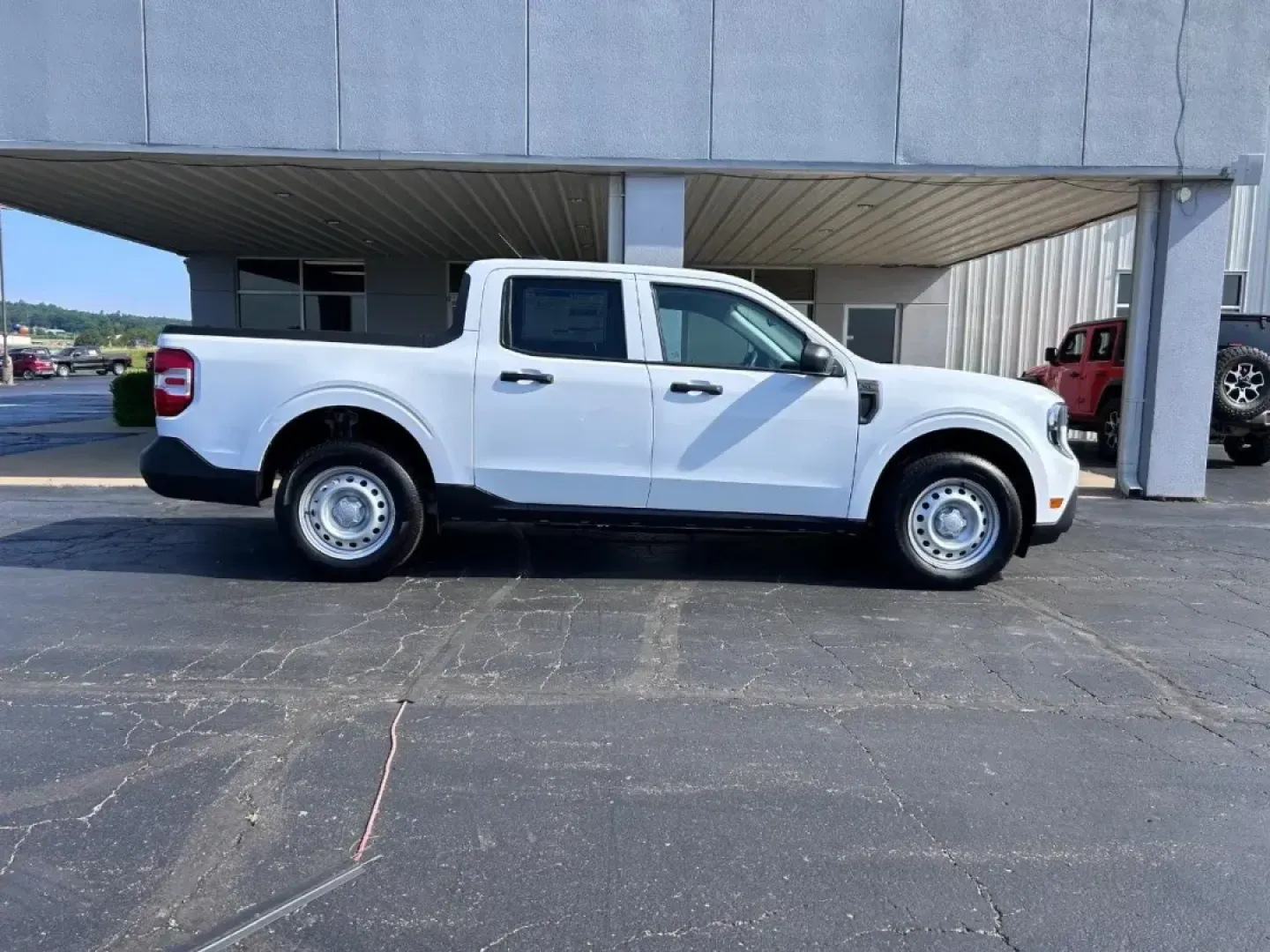 2025 Ford Maverick XL (3FTTW8A33SR) with an 2.5L Hybrid engine, Automatic transmission, located at 12836 Highway 21, De Soto, MO, 63020, (636) 337-7777, 38.151867, -90.575615 - ### Discover Your Perfect Adventure Companion: 2025 Ford Maverick XL at Pettus Ford De Soto<br /> <br /> Are you seeking a versatile vehicle that seamlessly adapts to your lifestyle? Look no further than the 2025 Ford Maverick XL. This truck is perfect for weekend adventures, daily commutes, or tran - Photo#1