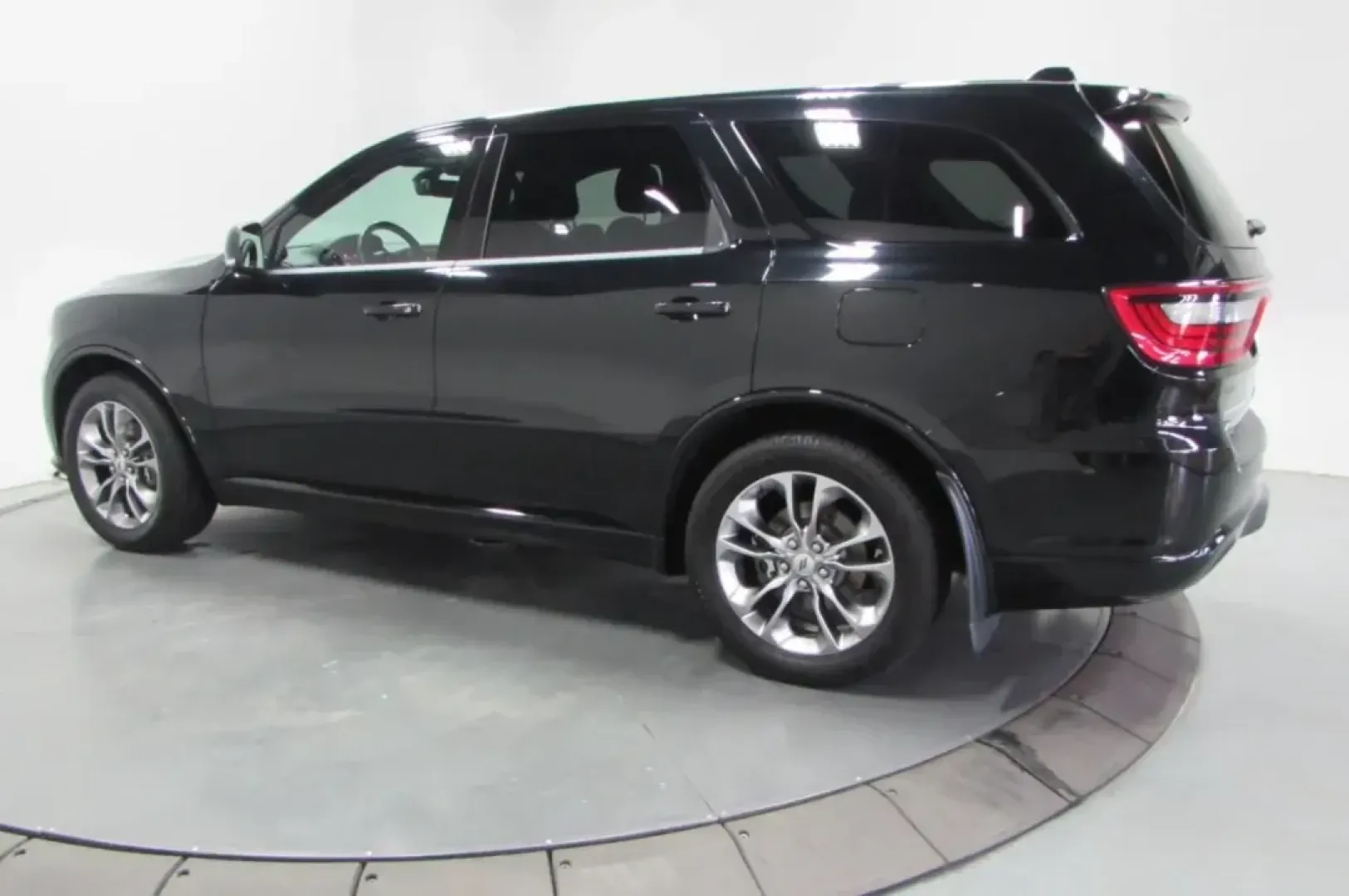 2019 /Red/Black Leather Trimmed Dodge Durango R/T (1C4SDJCT7KC) with an Other engine, Automatic transmission, located at 12830 Highway 21, De Soto, MO, 63020, (636) 337-7777, 38.153099, -90.573624 - **Explore New Adventures with the 2019 Dodge Durango R/T Perfect for Family Road Trips and Weekend Gatherings!**<br /> <br /> Whether you're navigating the bustling streets of De Soto, MO, or embarking on a family road trip to your favorite state park, the 2019 Dodge Durango R/T is the ultimate veh - Photo#4