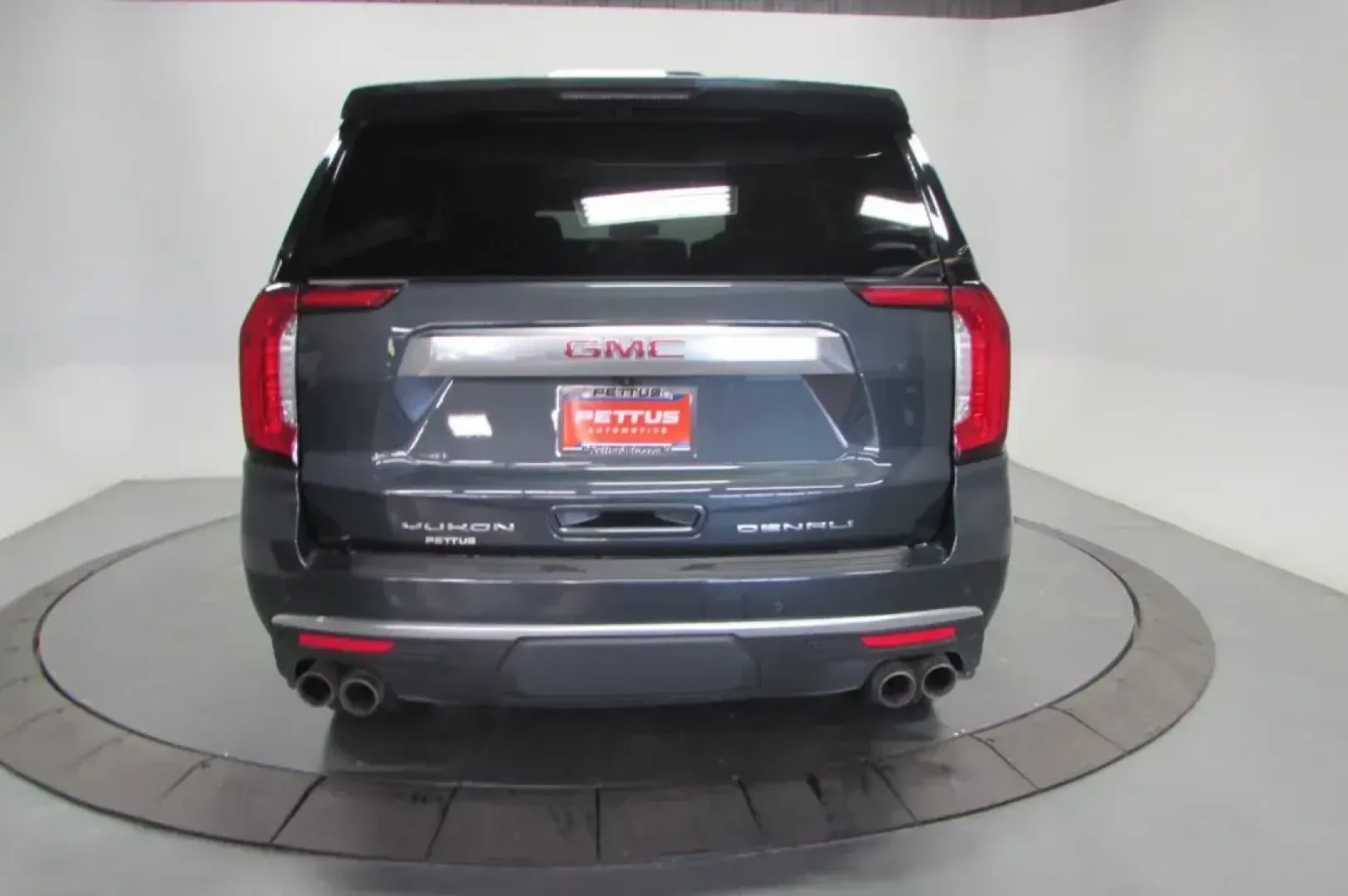 2022 /Dark Walnut/Very Dark Ash Gray GMC Yukon Denali (1GKS2DKL8NR) with an Other engine, located at 12830 Highway 21, De Soto, MO, 63020, (636) 337-7777, 38.153099, -90.573624 - **Discover the Ultimate Family Adventure with the 2022 GMC Yukon Denali at Pettus CDJR DeSoto!**<br /> <br /> Are you in search of a vehicle that seamlessly blends luxury, comfort, and performance for your family adventures? Look no further than this stunning 2022 GMC Yukon Denali, available now at - Photo#6