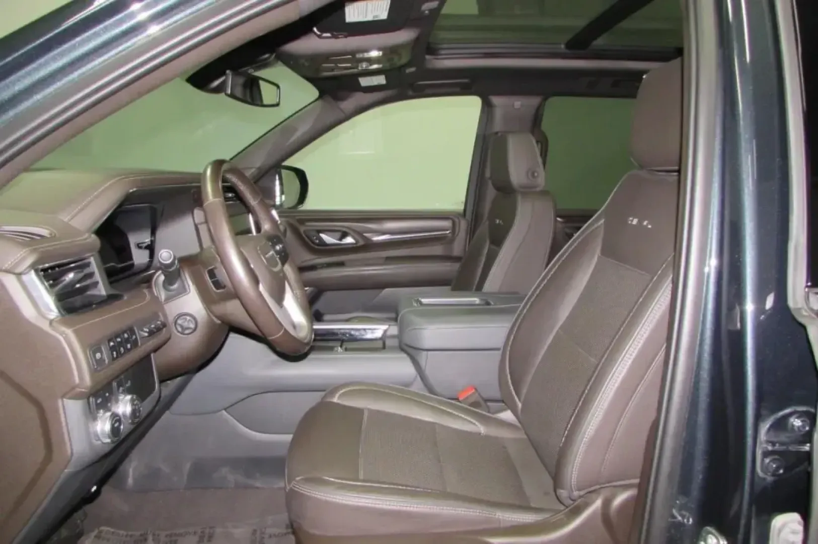 2022 /Dark Walnut/Very Dark Ash Gray GMC Yukon Denali (1GKS2DKL8NR) with an Other engine, located at 12830 Highway 21, De Soto, MO, 63020, (636) 337-7777, 38.153099, -90.573624 - **Discover the Ultimate Family Adventure with the 2022 GMC Yukon Denali at Pettus CDJR DeSoto!**<br /> <br /> Are you in search of a vehicle that seamlessly blends luxury, comfort, and performance for your family adventures? Look no further than this stunning 2022 GMC Yukon Denali, available now at - Photo#11