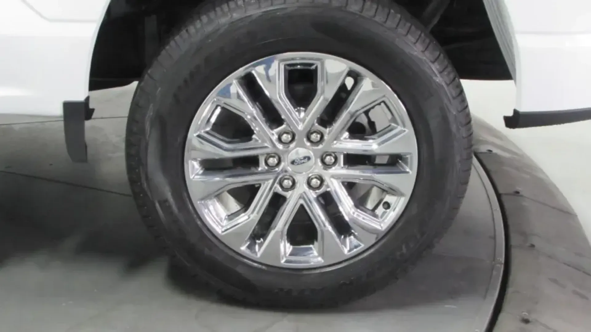 2024 Ford F-150 XLT (1FTEW3LP8RK) with an 2.7L V6 EcoBoost engine, located at 12836 Highway 21, De Soto, MO, 63020, (636) 337-7777, 38.151867, -90.575615 - **Adventure Awaits with the 2024 Ford F-150 XLT Your Perfect Companion for Any Journey!**<br /> <br /> Discover the perfect blend of power, versatility, and style with the stunning 2024 Ford F-150 XLT, tailored for those who crave adventure and dependability in their daily lives. Whether you're a w - Photo#8
