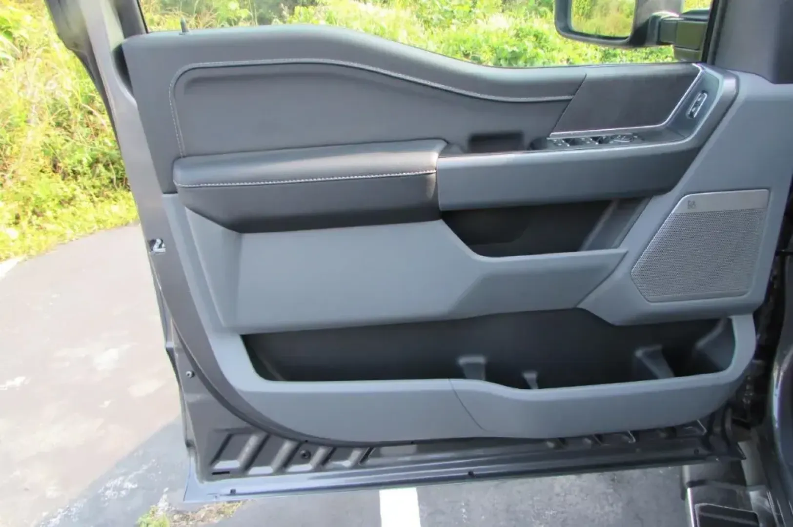 2024 Ford F-150 XLT (1FTFW3L80RK) with an 3.5L V6 Turbocharged engine, located at 12836 Highway 21, De Soto, MO, 63020, (636) 337-7777, 38.151867, -90.575615 - **Discover the Ultimate Truck for Adventure: 2024 Ford F-150 XLT at Pettus Ford De Soto**<br /> <br /> Are you ready to elevate your daily drive or weekend excursions? Imagine tackling the rugged trails or cruising through the city with confidence in a powerful truck that embodies both strength and - Photo#13