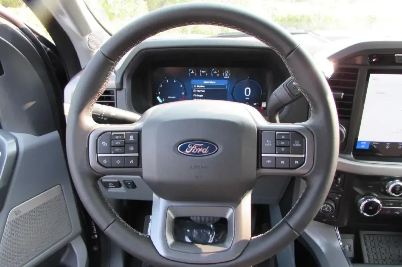 2024 Ford F-150 XLT (1FTFW3L80RK) with an 3.5L V6 Turbocharged engine, located at 12836 Highway 21, De Soto, MO, 63020, (636) 337-7777, 38.151867, -90.575615 - **Discover the Ultimate Truck for Adventure: 2024 Ford F-150 XLT at Pettus Ford De Soto**<br /> <br /> Are you ready to elevate your daily drive or weekend excursions? Imagine tackling the rugged trails or cruising through the city with confidence in a powerful truck that embodies both strength and - Photo#16