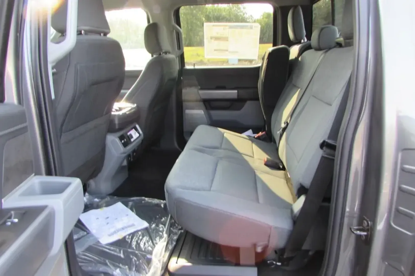 2024 Ford F-150 XLT (1FTFW3L80RK) with an 3.5L V6 Turbocharged engine, located at 12836 Highway 21, De Soto, MO, 63020, (636) 337-7777, 38.151867, -90.575615 - **Discover the Ultimate Truck for Adventure: 2024 Ford F-150 XLT at Pettus Ford De Soto**<br /> <br /> Are you ready to elevate your daily drive or weekend excursions? Imagine tackling the rugged trails or cruising through the city with confidence in a powerful truck that embodies both strength and - Photo#28