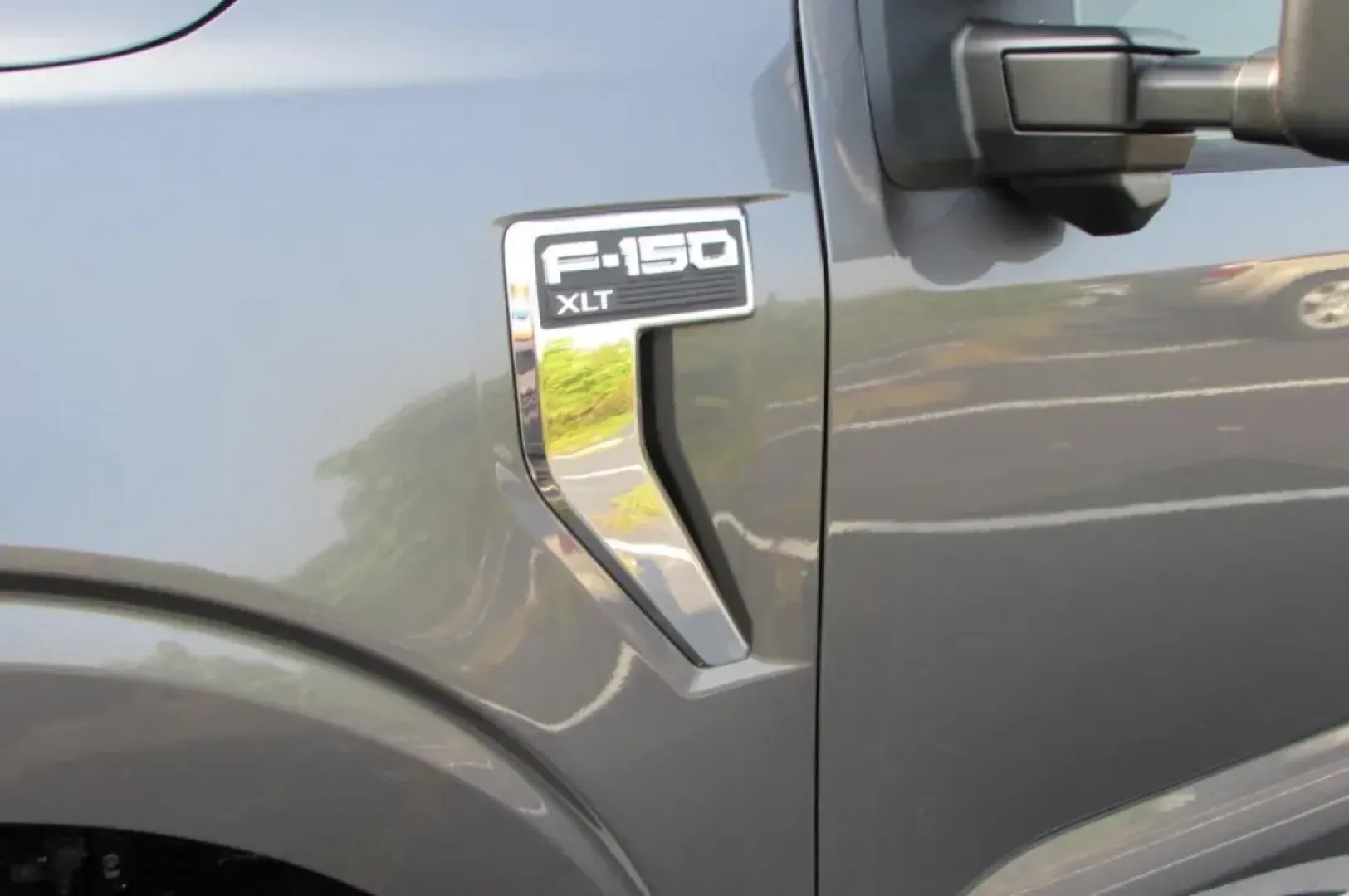 2024 Ford F-150 XLT (1FTFW3L80RK) with an 3.5L V6 Turbocharged engine, located at 12836 Highway 21, De Soto, MO, 63020, (636) 337-7777, 38.151867, -90.575615 - **Discover the Ultimate Truck for Adventure: 2024 Ford F-150 XLT at Pettus Ford De Soto**<br /> <br /> Are you ready to elevate your daily drive or weekend excursions? Imagine tackling the rugged trails or cruising through the city with confidence in a powerful truck that embodies both strength and - Photo#8