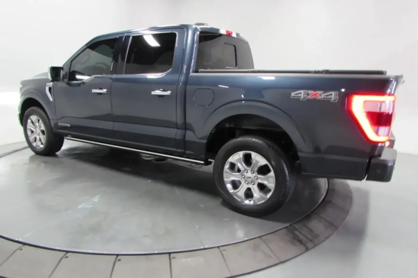 2022 /Black Ford F-150 Platinum (1FTFW1EDXNF) with an Other engine, located at 12836 Highway 21, De Soto, MO, 63020, (636) 337-7777, 38.151867, -90.575615 - ### Unlock Adventure with the 2022 Ford F-150: Your Perfect All-Around Truck!<br /> <br /> Are you searching for a versatile vehicle that seamlessly blends rugged capability with everyday comfort? Look no further than the stunning 2022 Ford F-150, a truck designed for those who demand performance, s - Photo#4