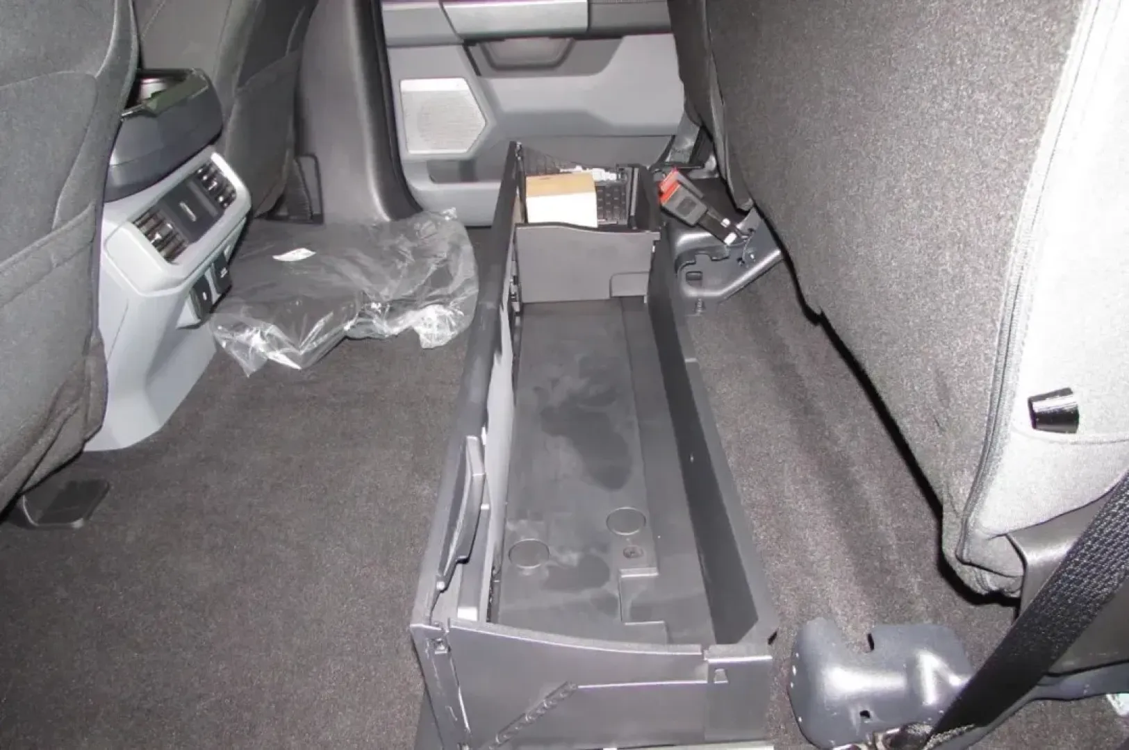 2024 Ford F-150 XLT (1FTFW3L81RK) with an 3.5L V6 Turbocharged engine, located at 12836 Highway 21, De Soto, MO, 63020, (636) 337-7777, 38.151867, -90.575615 - **Discover the Perfect Blend of Power and Comfort with the 2024 Ford F-150 XLT at Pettus Ford De Soto!**<br /> <br /> Are you ready to elevate your adventures and enhance your daily commute? The 2024 Ford F-150 XLT is the ultimate truck designed for those who value performance, comfort, and versatil - Photo#31