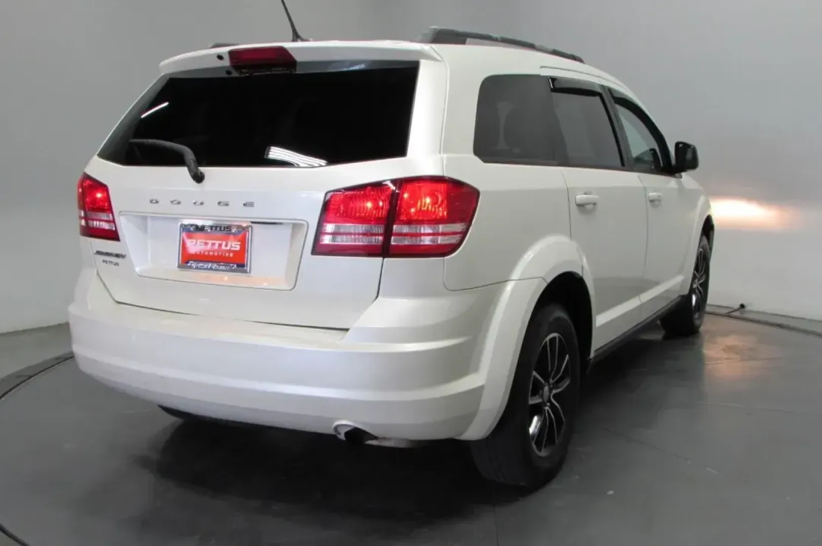 2017 /Black Suede Dodge Journey SE (3C4PDCAB7HT) with an 2.4L I4 DOHC 16V Dual VVT engine, Automatic transmission, located at 12830 Highway 21, De Soto, MO, 63020, (636) 337-7777, 38.153099, -90.573624 - **Adventure Awaits: Discover the 2017 Dodge Journey SE at Pettus CDJR DeSoto!**<br /> <br /> Are you ready for your next family road trip or weekend adventure? The 2017 Dodge Journey SE is the perfect vehicle to elevate your lifestyle, offering space, comfort, and performance for families and advent - Photo#7