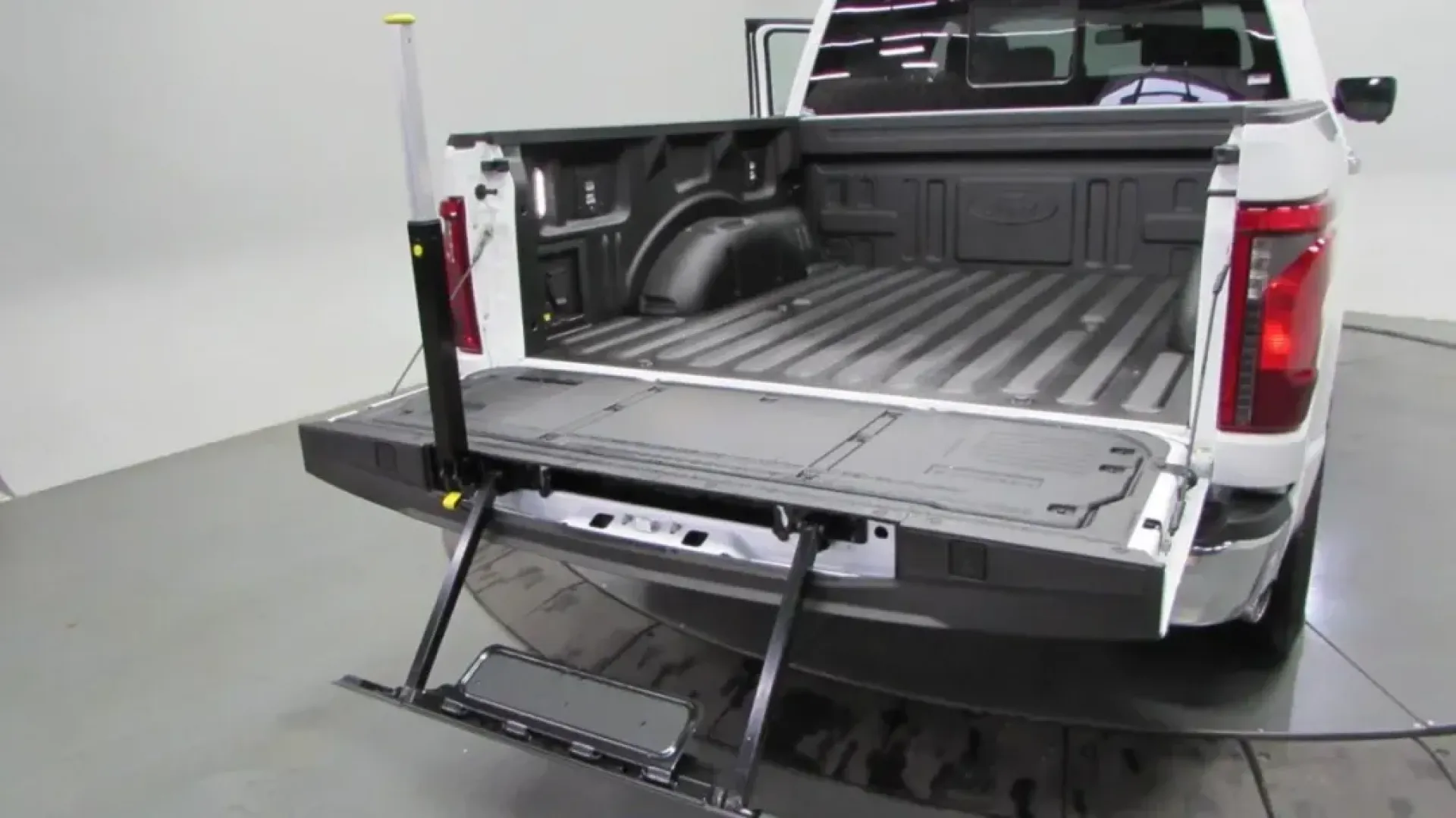 2025 Ford F-150 XLT (1FTFW3L89SK) with an 3.5L V6 Turbocharged engine, located at 12836 Highway 21, De Soto, MO, 63020, (636) 337-7777, 38.151867, -90.575615 - **Ready for Adventure: Discover the 2025 Ford F-150 XLT at Pettus Ford De Soto!**<br /> <br /> Are you looking for a dependable truck that can handle your weekend adventures, daily commutes, and everything in between? The 2025 Ford F-150 XLT, with only 13 miles, is perfect for those who desire a ble - Photo#12