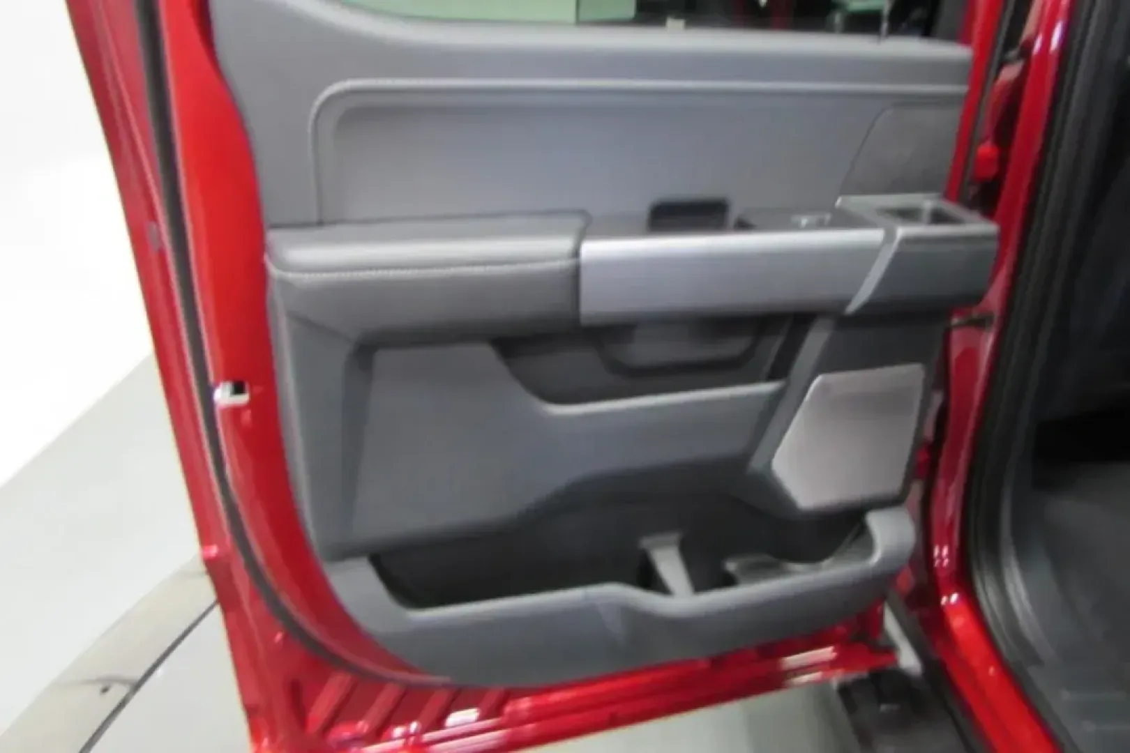 2025 Ford F-150 XLT (1FTFW3LDXSF) with an 3.5L V6 Turbocharged engine, located at 12836 Highway 21, De Soto, MO, 63020, (636) 337-7777, 38.151867, -90.575615 - Looking for a versatile vehicle that seamlessly blends style with practicality? Whether you're a weekend warrior heading out for adventures, a growing family needing extra space, or a hardworking professional looking for reliability, the 2025 Ford F-150 XLT is the perfect fit for your lifestyle. Thi - Photo#26