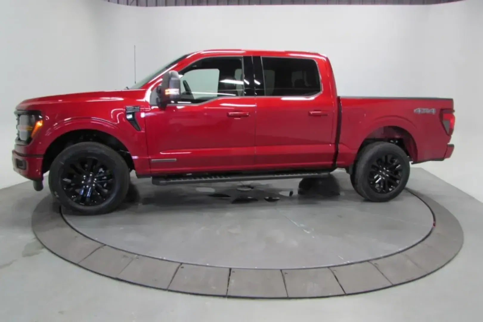 2025 Ford F-150 XLT (1FTFW3LDXSF) with an 3.5L V6 Turbocharged engine, located at 12836 Highway 21, De Soto, MO, 63020, (636) 337-7777, 38.151867, -90.575615 - Looking for a versatile vehicle that seamlessly blends style with practicality? Whether you're a weekend warrior heading out for adventures, a growing family needing extra space, or a hardworking professional looking for reliability, the 2025 Ford F-150 XLT is the perfect fit for your lifestyle. Thi - Photo#3