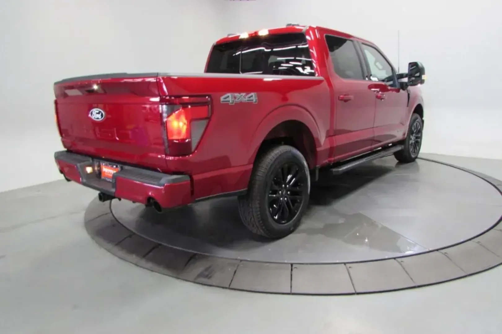 2025 Ford F-150 XLT (1FTFW3LDXSF) with an 3.5L V6 Turbocharged engine, located at 12836 Highway 21, De Soto, MO, 63020, (636) 337-7777, 38.151867, -90.575615 - Looking for a versatile vehicle that seamlessly blends style with practicality? Whether you're a weekend warrior heading out for adventures, a growing family needing extra space, or a hardworking professional looking for reliability, the 2025 Ford F-150 XLT is the perfect fit for your lifestyle. Thi - Photo#6