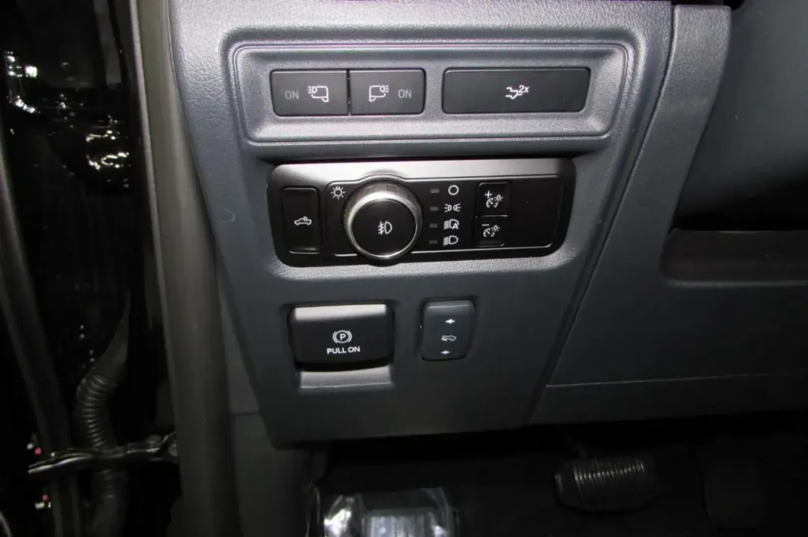 2024 Ford F-150 LARIAT (1FTFW5L81RK) with an 3.5L V6 Turbocharged engine, located at 12836 Highway 21, De Soto, MO, 63020, (636) 337-7777, 38.151867, -90.575615 - **Unleash Your Adventurous Spirit with the 2024 Ford F-150 LARIAT Perfect for Every Lifestyle!**<br /> <br /> Are you ready to elevate your weekends with the perfect blend of power, comfort, and technology? Look no further than the 2024 Ford F-150 LARIAT available at Pettus Ford De Soto, located at - Photo#13