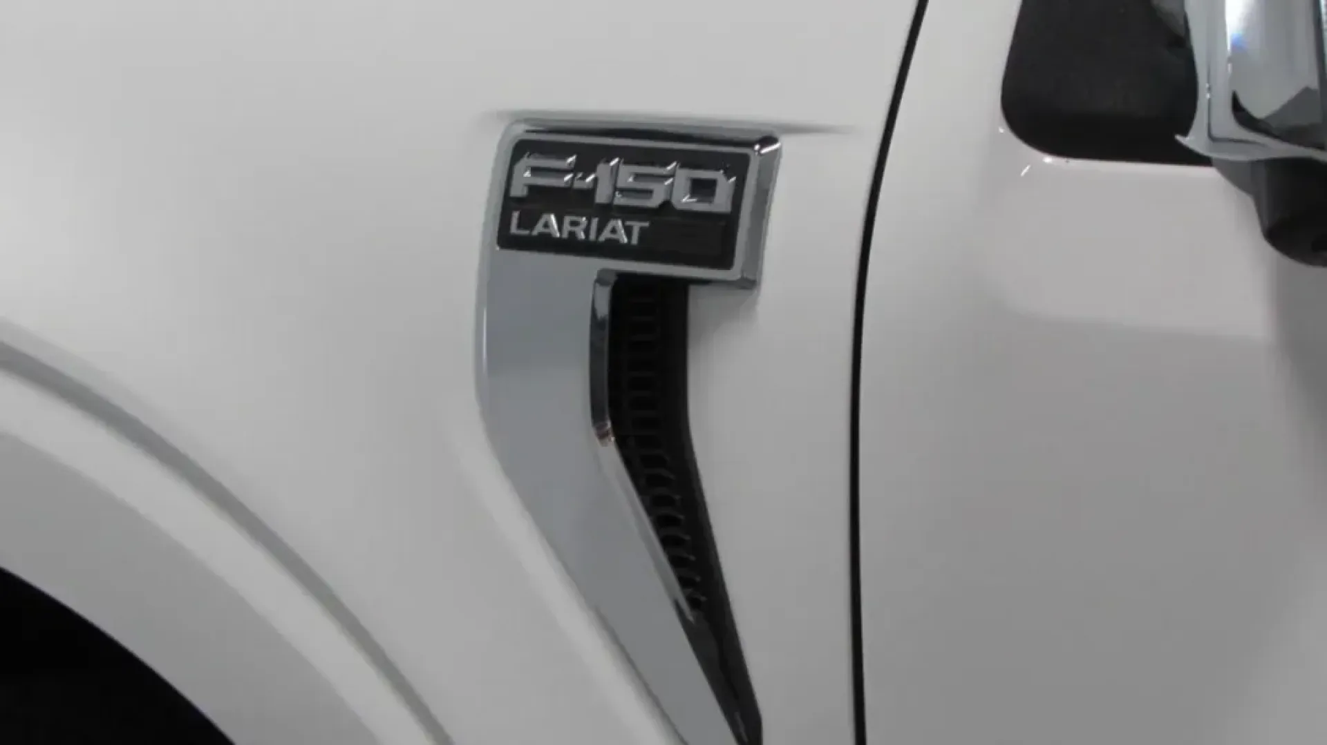 2025 Ford F-150 LARIAT (1FTFW5LD4SF) with an 3.5L V6 Turbocharged engine, located at 12836 Highway 21, De Soto, MO, 63020, (636) 337-7777, 38.151867, -90.575615 - Are you ready to elevate your lifestyle with a powerful and versatile truck that can tackle any adventure? Look no further than this stunning 2025 Ford F-150 LARIAT, available now at Pettus Ford De Soto in De Soto, MO. With just 11 miles on the odometer, this practically new vehicle is perfect for a - Photo#9