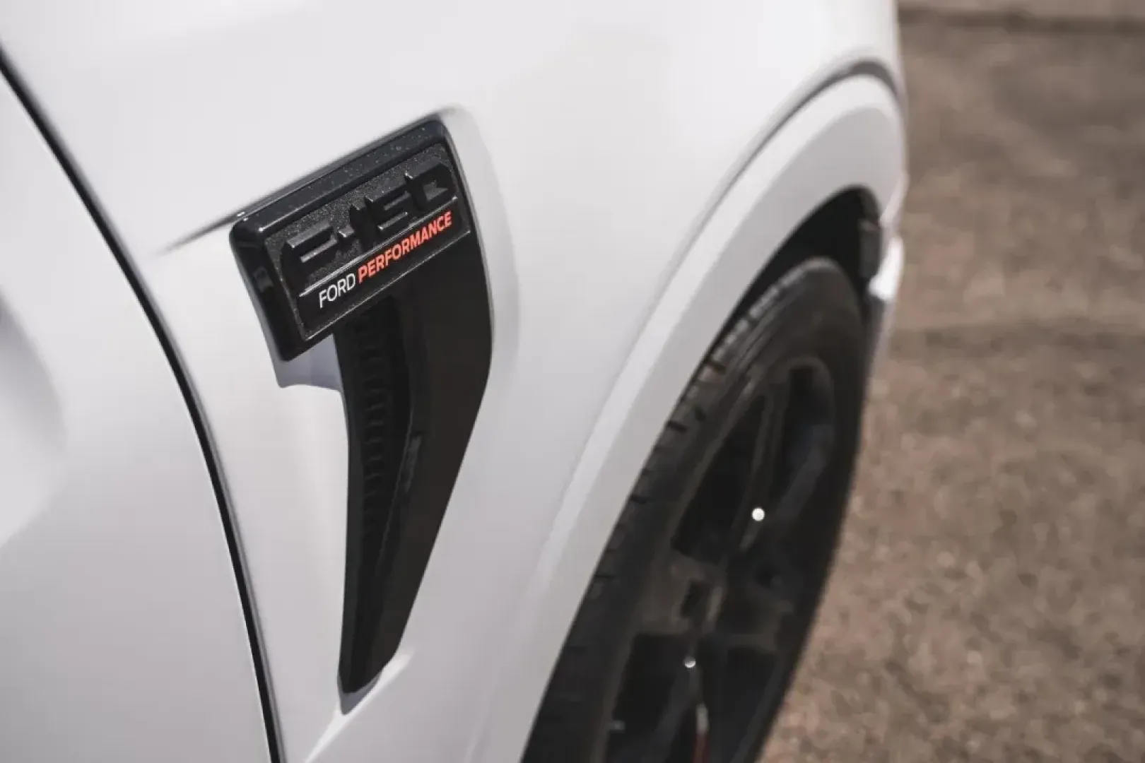 2024 Ford F-150 XL (1FTMF1L55RK) with an 5.0L engine, Automatic transmission, located at 12836 Highway 21, De Soto, MO, 63020, (636) 337-7777, 38.151867, -90.575615 - **Unleash Your Adventures with the 2024 Ford F-150 XL at Pettus Ford De Soto!**<br /> <br /> Are you ready to elevate your driving experience? Whether you're hauling gear for a weekend camping trip, commuting through the bustling streets of De Soto, or navigating off-road trails, the 2024 Ford F-150 - Photo#13