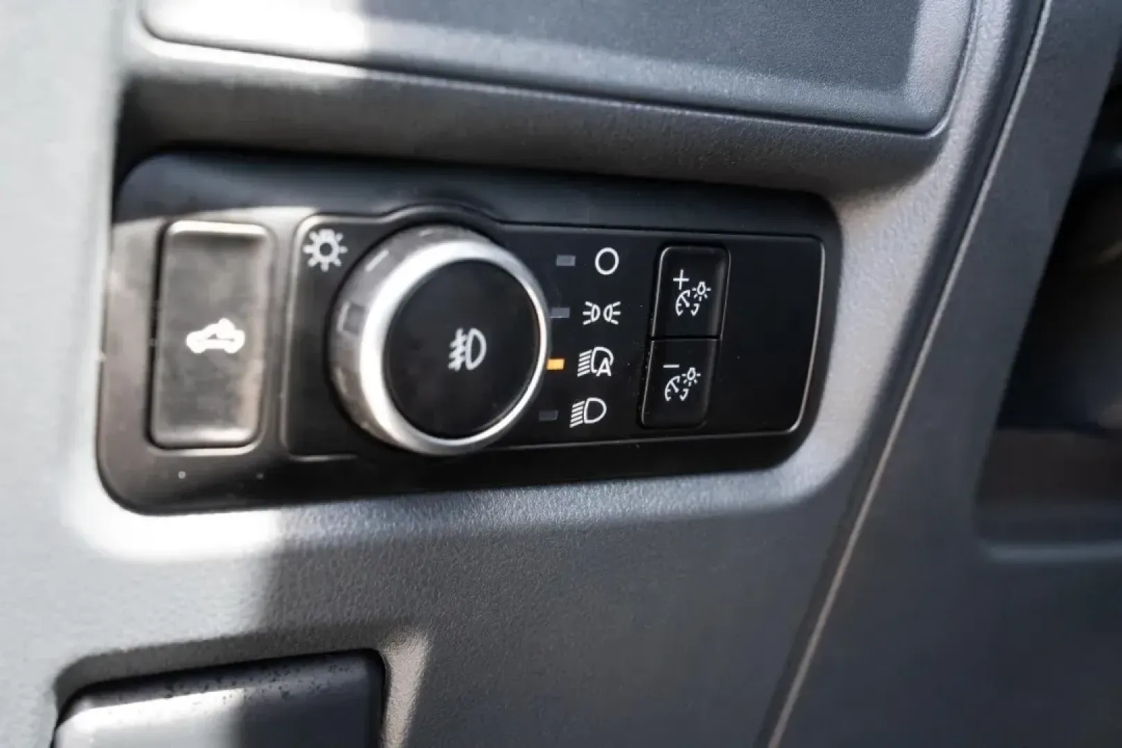 2024 Ford F-150 XL (1FTMF1L55RK) with an 5.0L engine, Automatic transmission, located at 12836 Highway 21, De Soto, MO, 63020, (636) 337-7777, 38.151867, -90.575615 - **Unleash Your Adventures with the 2024 Ford F-150 XL at Pettus Ford De Soto!**<br /> <br /> Are you ready to elevate your driving experience? Whether you're hauling gear for a weekend camping trip, commuting through the bustling streets of De Soto, or navigating off-road trails, the 2024 Ford F-150 - Photo#24