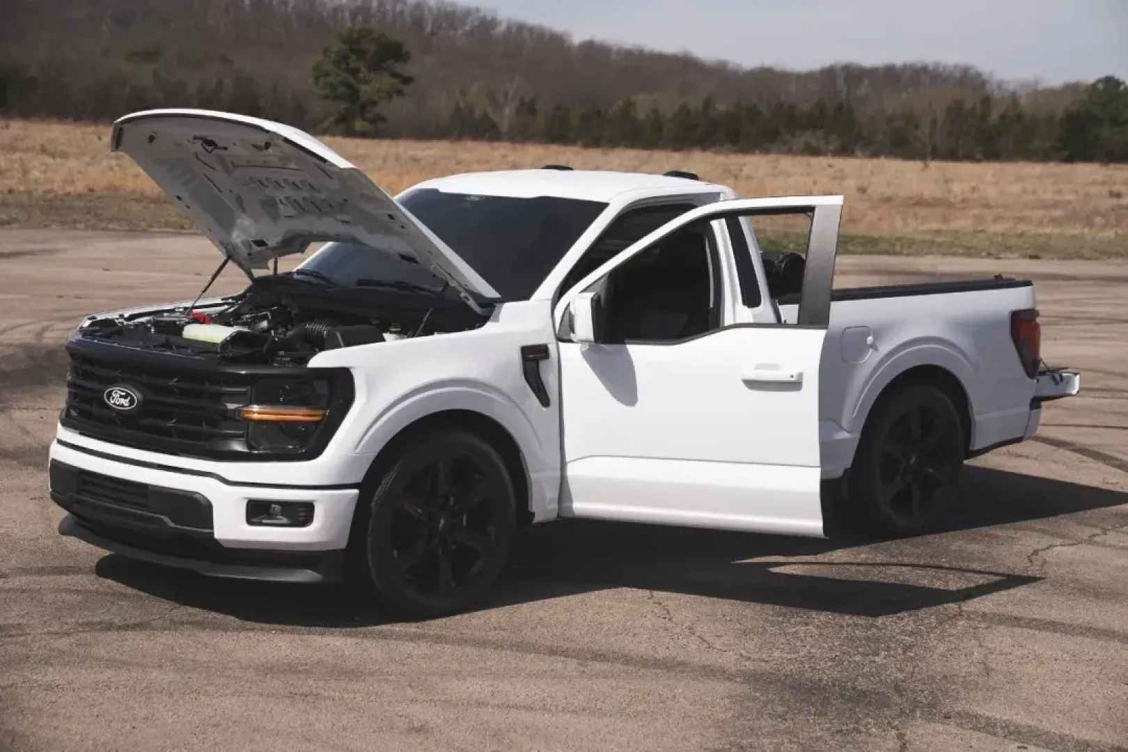 2024 Ford F-150 XL (1FTMF1L55RK) with an 5.0L engine, Automatic transmission, located at 12836 Highway 21, De Soto, MO, 63020, (636) 337-7777, 38.151867, -90.575615 - **Unleash Your Adventures with the 2024 Ford F-150 XL at Pettus Ford De Soto!**<br /> <br /> Are you ready to elevate your driving experience? Whether you're hauling gear for a weekend camping trip, commuting through the bustling streets of De Soto, or navigating off-road trails, the 2024 Ford F-150 - Photo#34