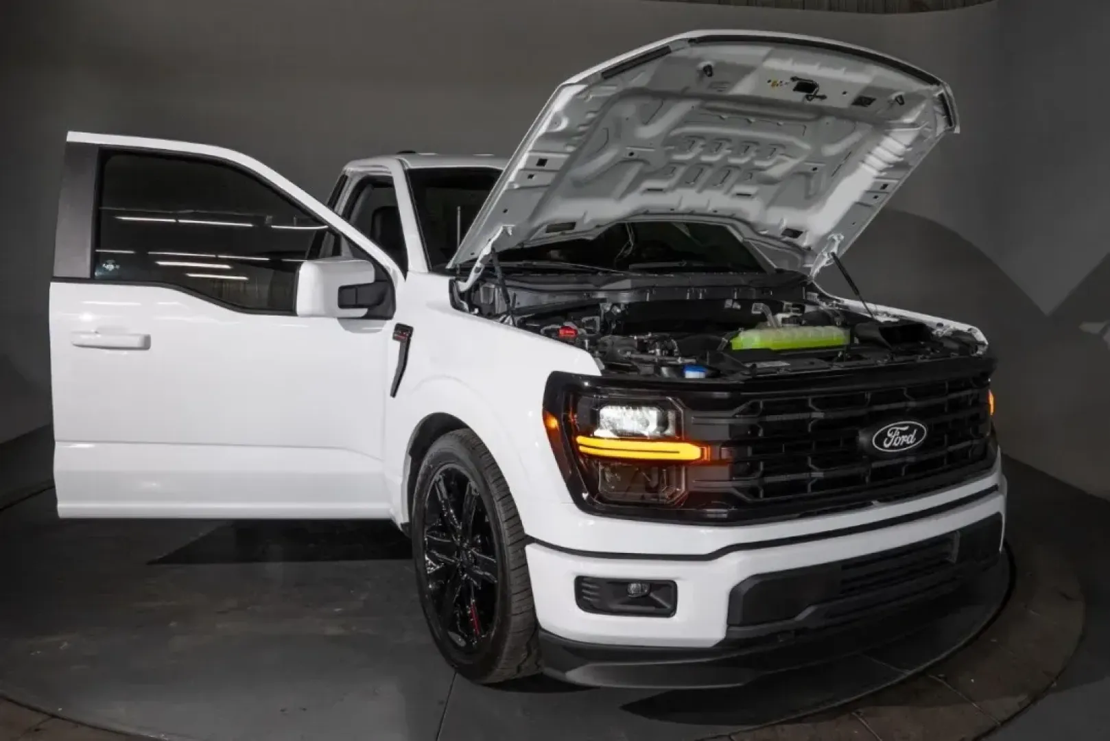 2024 Ford F-150 XL (1FTMF1L55RK) with an 5.0L engine, Automatic transmission, located at 12836 Highway 21, De Soto, MO, 63020, (636) 337-7777, 38.151867, -90.575615 - **Unleash Your Adventures with the 2024 Ford F-150 XL at Pettus Ford De Soto!**<br /> <br /> Are you ready to elevate your driving experience? Whether you're hauling gear for a weekend camping trip, commuting through the bustling streets of De Soto, or navigating off-road trails, the 2024 Ford F-150 - Photo#42