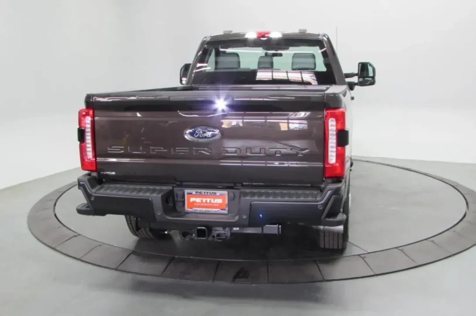 2024 Ford F-350SD XL (1FTRF3AT5RE) with an 6.7L Turbocharged engine, located at 12836 Highway 21, De Soto, MO, 63020, (636) 337-7777, 38.151867, -90.575615 - **Conquer Every Adventure with the 2024 Ford F-350SD XL at Pettus Ford De Soto!**<br /> <br /> Are you ready to elevate your lifestyle with a vehicle that perfectly balances power and comfort? Whether you're hauling materials for a weekend project, embarking on a family road trip, or navigating thro - Photo#7
