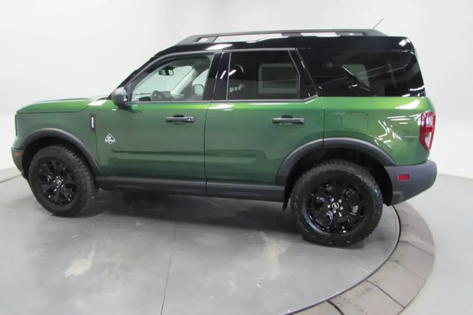 2025 Ford Bronco Sport Outer Banks (3FMCR9CN6SR) with an 1.5L EcoBoost engine, Automatic transmission, located at 12836 Highway 21, De Soto, MO, 63020, (636) 337-7777, 38.151867, -90.575615 - **Conquer New Terrain with the 2025 Ford Bronco Sport Outer Banks at Pettus Ford De Soto!**<br /> <br /> Are you ready to transform your weekends with thrilling off-road adventures? The 2025 Ford Bronco Sport Outer Banks is your perfect companion, designed for those who crave exploration, comfort, a - Photo#3