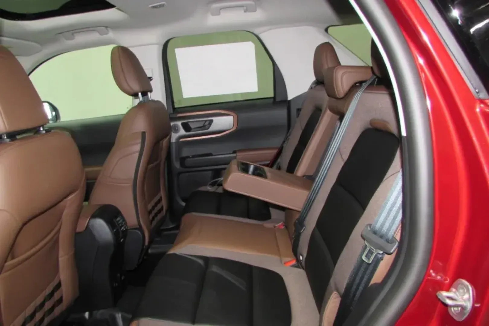2025 /Ebony/Roast Leather Ford Bronco Sport Outer Banks (3FMCR9CN9SR) with an 1.5L EcoBoost engine, Automatic transmission, located at 12836 Highway 21, De Soto, MO, 63020, (636) 337-7777, 38.151867, -90.575615 - ### Explore Adventure with the 2025 Ford Bronco Sport Outer Banks<br /> <br /> If you're dreaming of a vehicle that combines rugged adventure with daily functionality, look no further than the 2025 Ford Bronco Sport Outer Banks. Whether you're tackling the winding roads through the picturesque Ozark - Photo#24