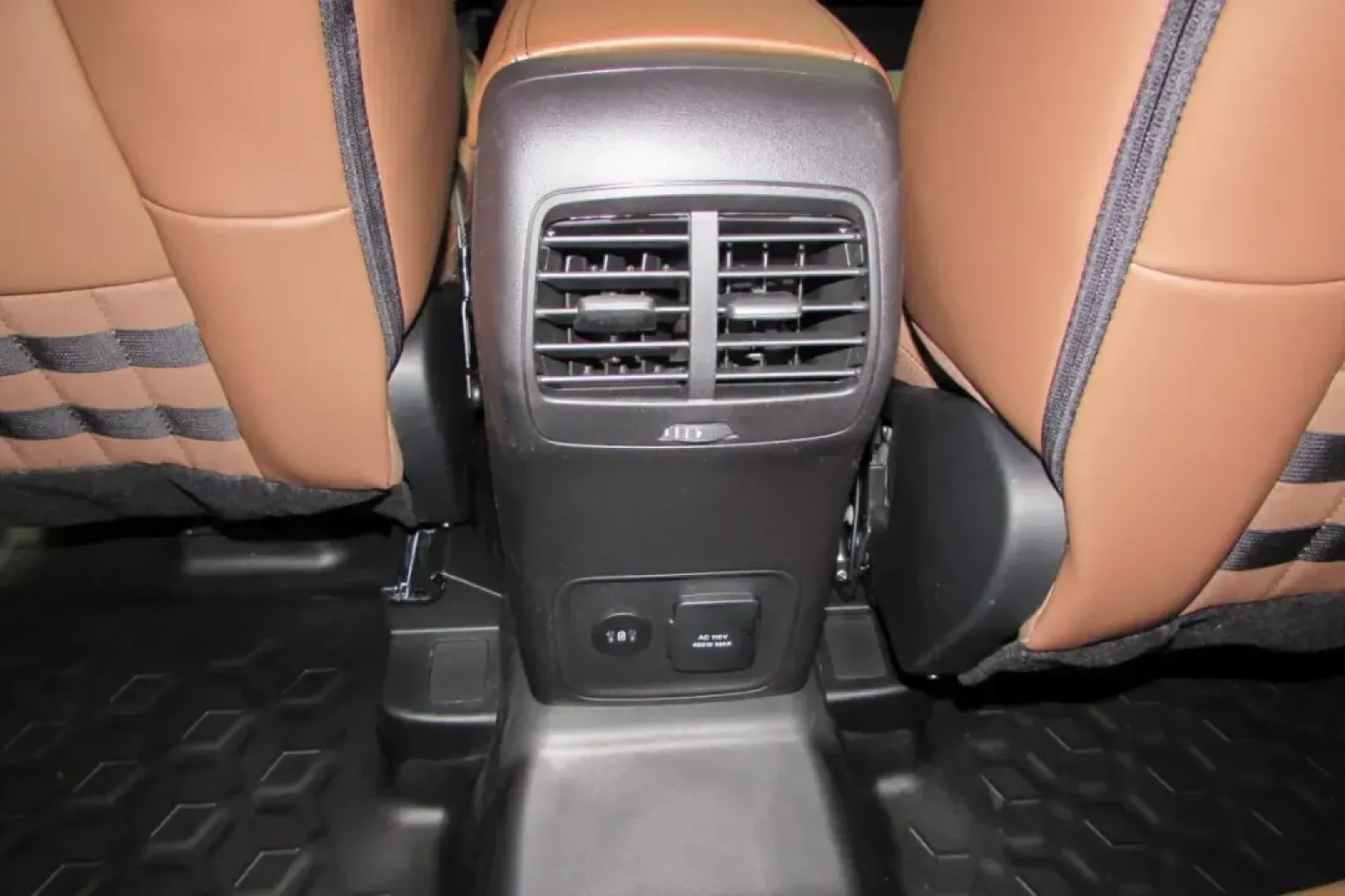 2025 /Ebony/Roast Leather Ford Bronco Sport Outer Banks (3FMCR9CN9SR) with an 1.5L EcoBoost engine, Automatic transmission, located at 12836 Highway 21, De Soto, MO, 63020, (636) 337-7777, 38.151867, -90.575615 - ### Explore Adventure with the 2025 Ford Bronco Sport Outer Banks<br /> <br /> If you're dreaming of a vehicle that combines rugged adventure with daily functionality, look no further than the 2025 Ford Bronco Sport Outer Banks. Whether you're tackling the winding roads through the picturesque Ozark - Photo#25