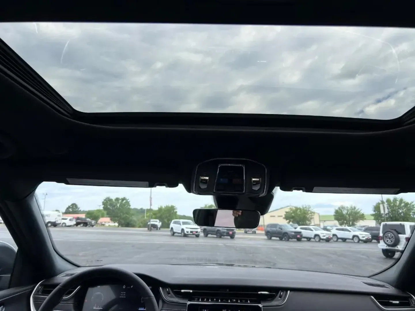 2025 /Global Black Cloth Jeep Grand Cherokee (1C4RJHAG4SC) with an 3.6L V6 24V VVT UPG I engine, Automatic transmission, located at 970 Woodlawn Dr., Farmington, MO, 63640, (573) 431-7800, 37.825642, -90.468674 - **Elevate Your Lifestyle with the 2025 Jeep Grand Cherokee Laredo X at Pettus CDJR Farmington!**<br /> <br /> Are you ready to take your adventures to the next level? Whether you're navigating the daily grind, embarking on weekend trips, or exploring the rugged outdoors, the 2025 Jeep Grand Cherokee - Photo#10