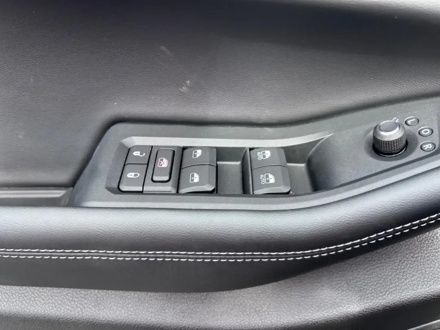 2025 /Global Black Leather Jeep Grand Cherokee Limited (1C4RJHBG8SC) with an 3.6L V6 24V VVT UPG I engine, located at 970 Woodlawn Dr., Farmington, MO, 63640, (573) 431-7800, 37.825642, -90.468674 - ### Discover Adventure with the 2025 Jeep Grand Cherokee Limited at Pettus CDJR Farmington!<br /> <br /> Are you ready to elevate your lifestyle with a vehicle that seamlessly blends luxury, utility, and performance? Look no further than the stunning 2025 Jeep Grand Cherokee Limited, now available a - Photo#19