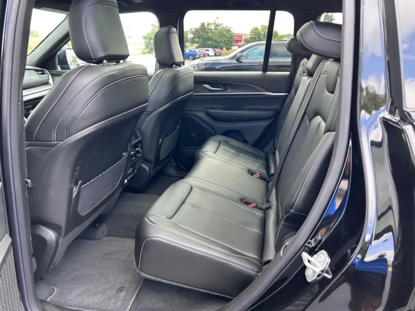 2025 /Global Black Leather Jeep Grand Cherokee Limited (1C4RJHBG8SC) with an 3.6L V6 24V VVT UPG I engine, located at 970 Woodlawn Dr., Farmington, MO, 63640, (573) 431-7800, 37.825642, -90.468674 - ### Discover Adventure with the 2025 Jeep Grand Cherokee Limited at Pettus CDJR Farmington!<br /> <br /> Are you ready to elevate your lifestyle with a vehicle that seamlessly blends luxury, utility, and performance? Look no further than the stunning 2025 Jeep Grand Cherokee Limited, now available a - Photo#9