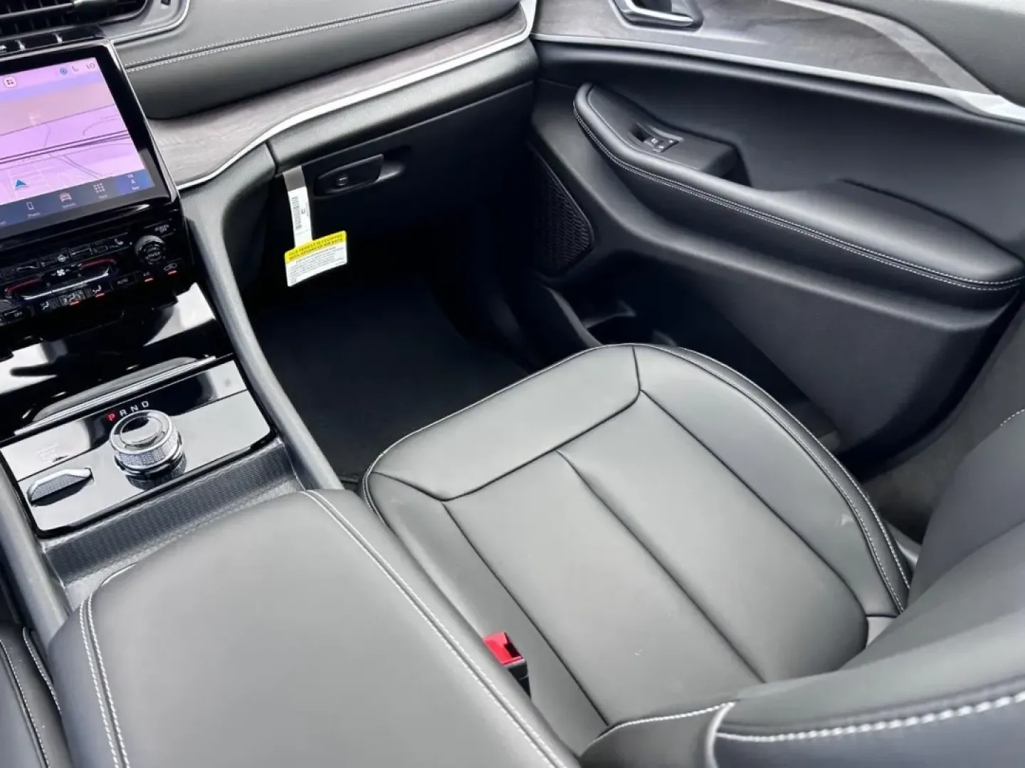 2025 /Global Black Leather Jeep Grand Cherokee Limited (1C4RJHBG8SC) with an 3.6L V6 24V VVT UPG I engine, located at 970 Woodlawn Dr., Farmington, MO, 63640, (573) 431-7800, 37.825642, -90.468674 - ### Discover Adventure with the 2025 Jeep Grand Cherokee Limited at Pettus CDJR Farmington!<br /> <br /> Are you ready to elevate your lifestyle with a vehicle that seamlessly blends luxury, utility, and performance? Look no further than the stunning 2025 Jeep Grand Cherokee Limited, now available a - Photo#18
