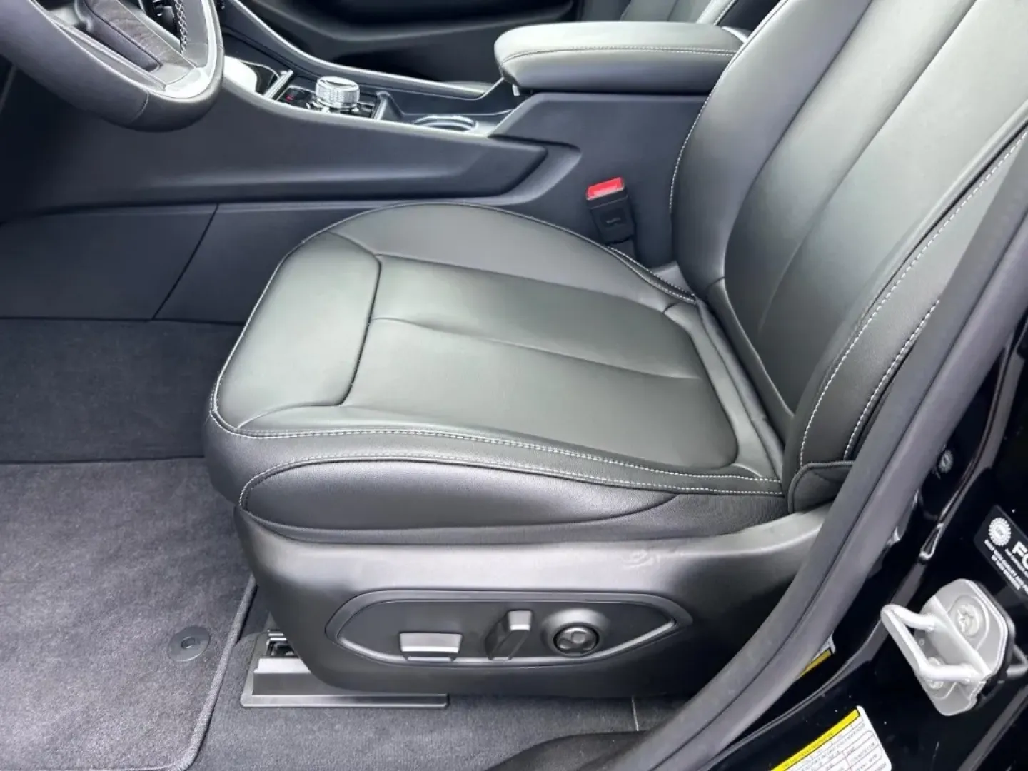 2025 /Global Black Leather Jeep Grand Cherokee Limited (1C4RJHBG8SC) with an 3.6L V6 24V VVT UPG I engine, located at 970 Woodlawn Dr., Farmington, MO, 63640, (573) 431-7800, 37.825642, -90.468674 - ### Discover Adventure with the 2025 Jeep Grand Cherokee Limited at Pettus CDJR Farmington!<br /> <br /> Are you ready to elevate your lifestyle with a vehicle that seamlessly blends luxury, utility, and performance? Look no further than the stunning 2025 Jeep Grand Cherokee Limited, now available a - Photo#21