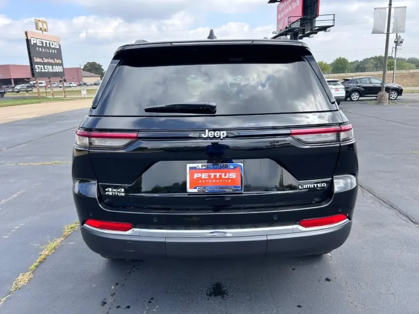 2025 /Global Black Leather Jeep Grand Cherokee Limited (1C4RJHBG8SC) with an 3.6L V6 24V VVT UPG I engine, located at 970 Woodlawn Dr., Farmington, MO, 63640, (573) 431-7800, 37.825642, -90.468674 - ### Discover Adventure with the 2025 Jeep Grand Cherokee Limited at Pettus CDJR Farmington!<br /> <br /> Are you ready to elevate your lifestyle with a vehicle that seamlessly blends luxury, utility, and performance? Look no further than the stunning 2025 Jeep Grand Cherokee Limited, now available a - Photo#3