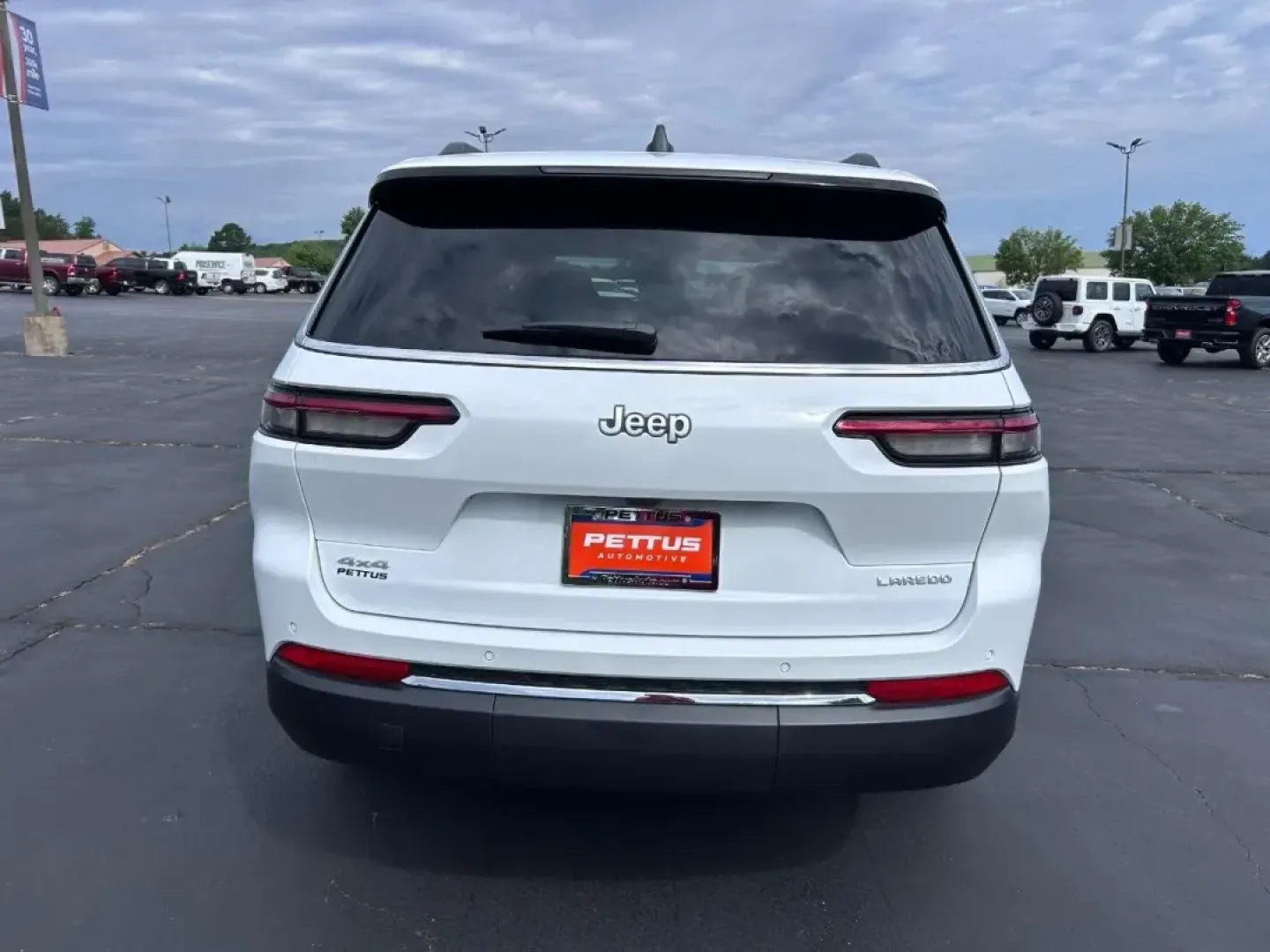 2025 /Global Black Leather Jeep Grand Cherokee Laredo (1C4RJKAGXS8) with an 3.6L V6 24V VVT UPG I engine, Automatic transmission, located at 970 Woodlawn Dr., Farmington, MO, 63640, (573) 431-7800, 37.825642, -90.468674 - **Discover Adventure and Comfort with the 2025 Jeep Grand Cherokee L at Pettus CDJR Farmington!**<br /> <br /> Are you in search of a vehicle that seamlessly blends adventure with everyday comfort? Look no further than the **2025 Jeep Grand Cherokee L**, the perfect SUV for families, adventure seeke - Photo#3