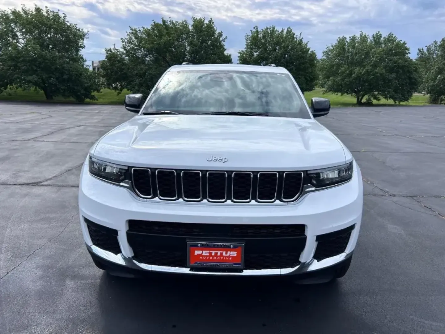 2025 /Global Black Leather Jeep Grand Cherokee Laredo (1C4RJKAGXS8) with an 3.6L V6 24V VVT UPG I engine, Automatic transmission, located at 970 Woodlawn Dr., Farmington, MO, 63640, (573) 431-7800, 37.825642, -90.468674 - **Discover Adventure and Comfort with the 2025 Jeep Grand Cherokee L at Pettus CDJR Farmington!**<br /> <br /> Are you in search of a vehicle that seamlessly blends adventure with everyday comfort? Look no further than the **2025 Jeep Grand Cherokee L**, the perfect SUV for families, adventure seeke - Photo#8