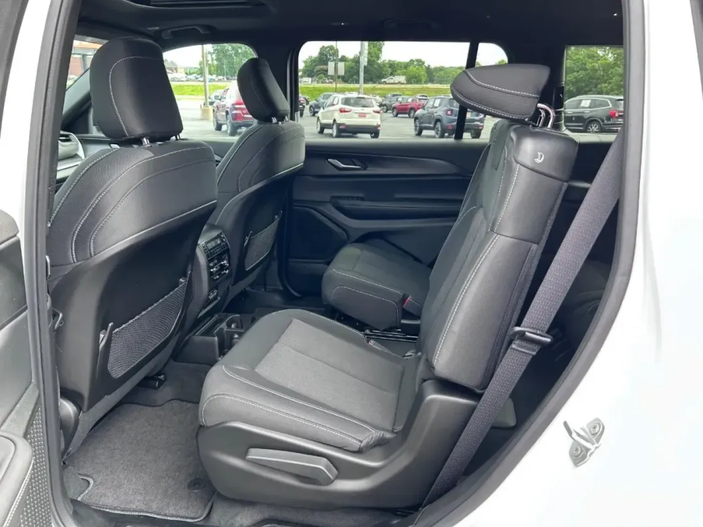 2025 /Global Black Leather Jeep Grand Cherokee Laredo (1C4RJKAGXS8) with an 3.6L V6 24V VVT UPG I engine, Automatic transmission, located at 970 Woodlawn Dr., Farmington, MO, 63640, (573) 431-7800, 37.825642, -90.468674 - **Discover Adventure and Comfort with the 2025 Jeep Grand Cherokee L at Pettus CDJR Farmington!**<br /> <br /> Are you in search of a vehicle that seamlessly blends adventure with everyday comfort? Look no further than the **2025 Jeep Grand Cherokee L**, the perfect SUV for families, adventure seeke - Photo#10