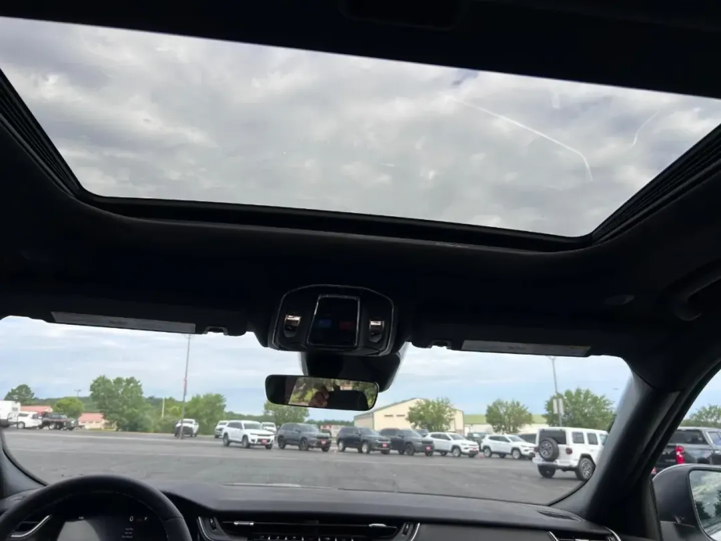 2025 /Global Black Leather Jeep Grand Cherokee Laredo (1C4RJKAGXS8) with an 3.6L V6 24V VVT UPG I engine, Automatic transmission, located at 970 Woodlawn Dr., Farmington, MO, 63640, (573) 431-7800, 37.825642, -90.468674 - **Discover Adventure and Comfort with the 2025 Jeep Grand Cherokee L at Pettus CDJR Farmington!**<br /> <br /> Are you in search of a vehicle that seamlessly blends adventure with everyday comfort? Look no further than the **2025 Jeep Grand Cherokee L**, the perfect SUV for families, adventure seeke - Photo#12