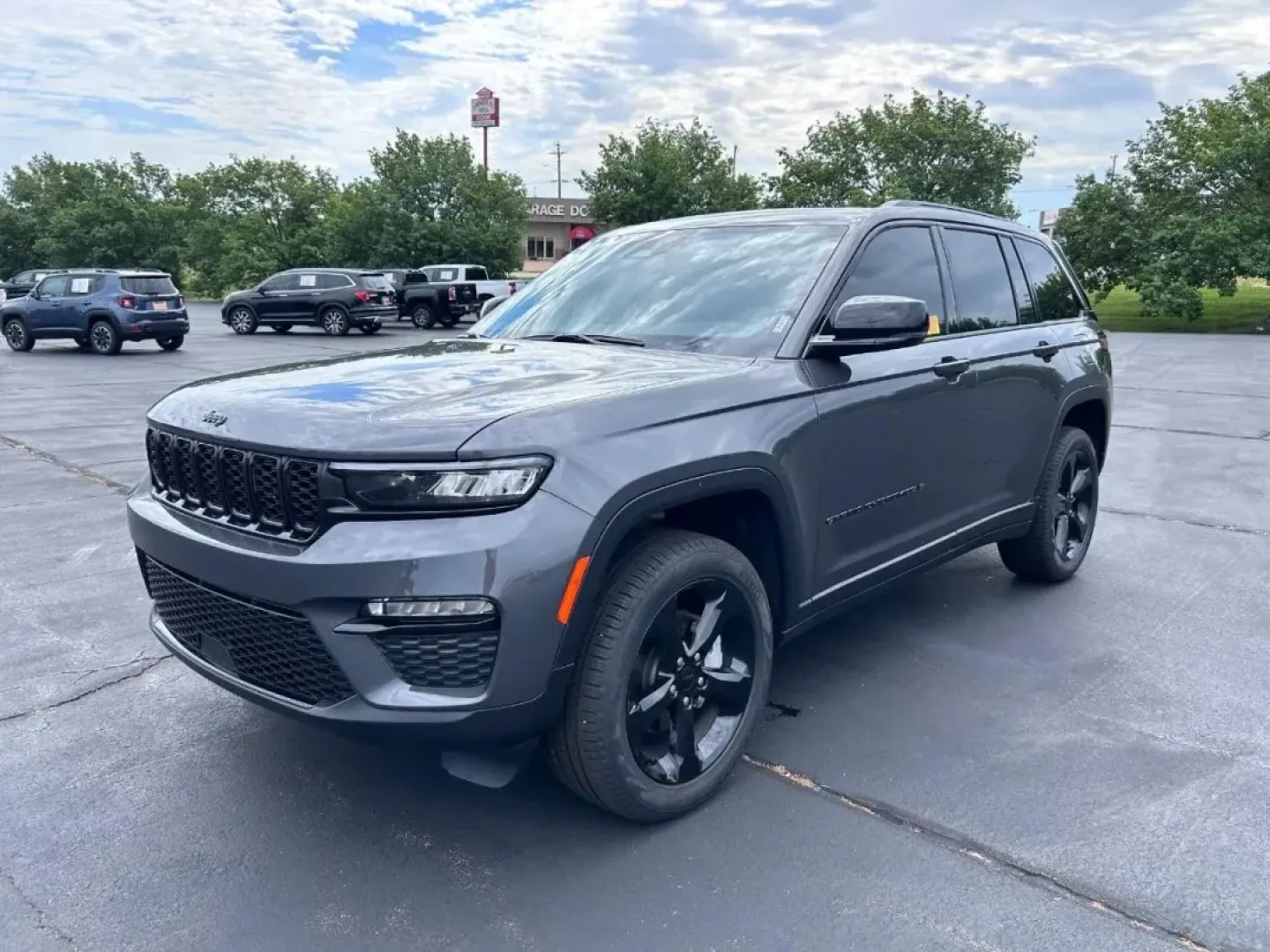 2025 /Global Black Leather Jeep Grand Cherokee Limited (1C4RJKBG5S8) with an 3.6L V6 24V VVT UPG I engine, located at 970 Woodlawn Dr., Farmington, MO, 63640, (573) 431-7800, 37.825642, -90.468674 - **Elevate Your Adventures with the 2025 Jeep Grand Cherokee L Limited Perfect for Families and Explorers Alike!**<br /> <br /> Are you ready to redefine your journey? The 2025 Jeep Grand Cherokee L Limited is not just a vehicle; it's an invitation to experience life beyond the ordinary. Ideal for g - Photo#7