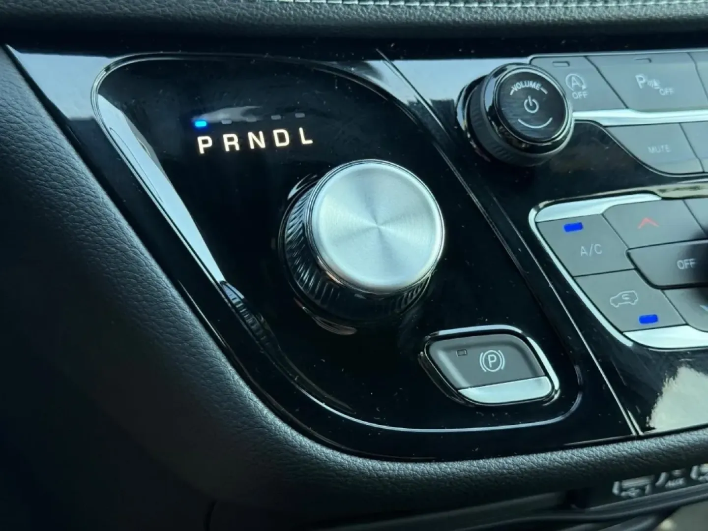 2025 /Black Leather Chrysler Pacifica Select (2C4RC1BG1SR) with an 3.6L V6 24V VVT UPG I engine, Automatic transmission, located at 970 Woodlawn Dr., Farmington, MO, 63640, (573) 431-7800, 37.825642, -90.468674 - **Explore Family Adventures in the 2025 Chrysler Pacifica at Pettus CDJR Farmington!**<br /> <br /> Are you ready to elevate your family outings and weekend getaways? Look no further than the stunning 2025 Chrysler Pacifica, the perfect minivan designed to cater to all your family's needs. With its - Photo#13