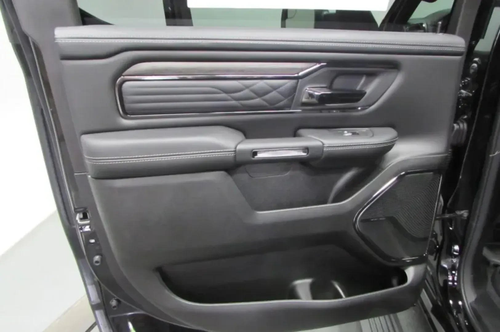 2025 /Black Leather Ram 1500 Limited (1C6SRFHP5SN) with an Other engine, Automatic transmission, located at 12830 Highway 21, De Soto, MO, 63020, (636) 337-7777, 38.153099, -90.573624 - **Discover the Ultimate Adventure with the 2025 Ram 1500 Limited Perfect for All Your Lifestyle Needs!**<br /> <br /> Are you ready to upgrade your driving experience? Whether you're a weekend warrior seeking off-road adventures, a busy parent needing a reliable family truck, or a professional who - Photo#28