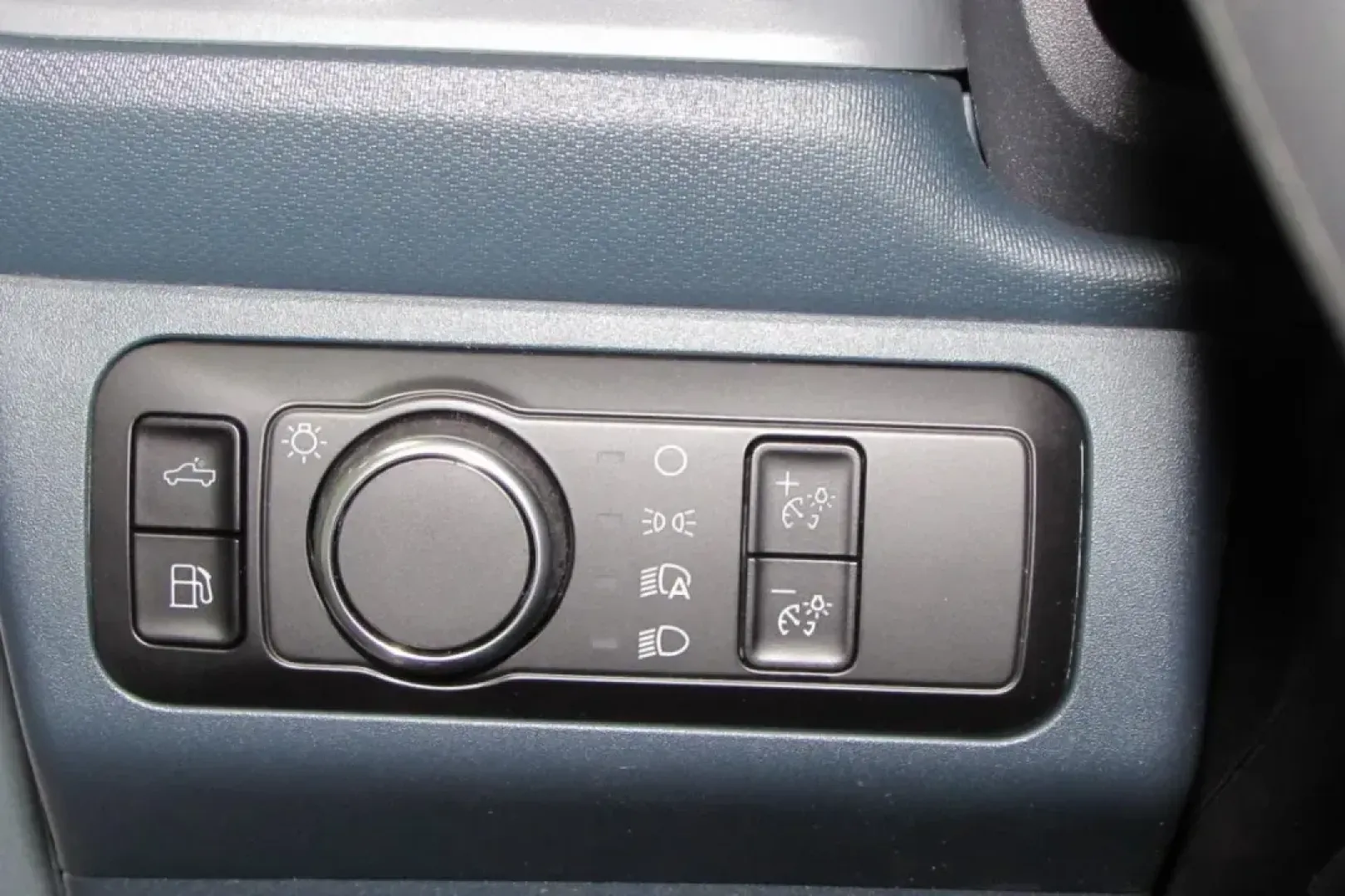 2025 /Black Onyx/Dark Slate Cloth Ford Maverick XL (3FTTW8A31SR) with an 2.5L Hybrid engine, Automatic transmission, located at 12836 Highway 21, De Soto, MO, 63020, (636) 337-7777, 38.151867, -90.575615 - **Discover Your Next Adventure with the 2025 Ford Maverick XL at Pettus Ford De Soto!** <br /> <br /> Are you on the hunt for a versatile truck that perfectly balances efficiency with style? Look no further than the stunning 2025 Ford Maverick XL available at Pettus Ford De Soto. Whether you're comm - Photo#11