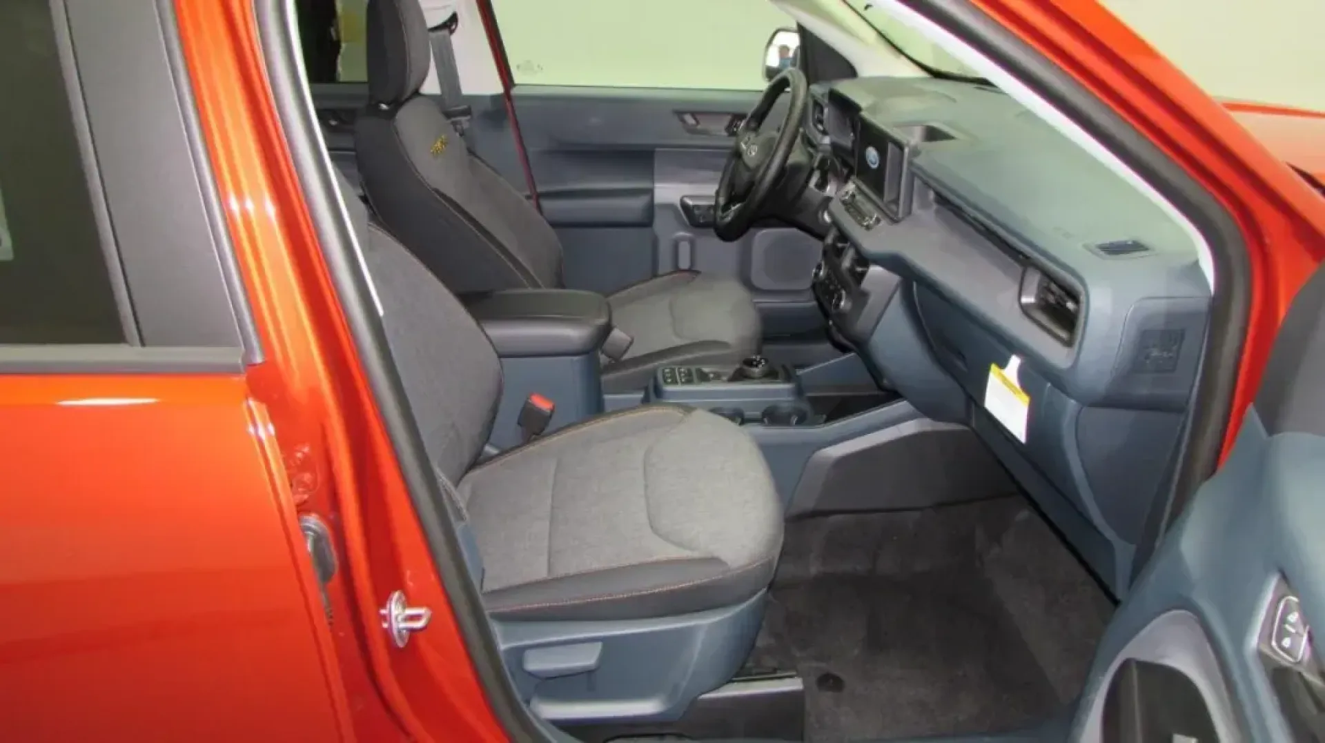 2024 Ford Maverick XLT (3FTTW8C9XRR) with an 2.0L EcoBoost engine, Automatic transmission, located at 12836 Highway 21, De Soto, MO, 63020, (636) 337-7777, 38.151867, -90.575615 - **Adventure Awaits with the 2024 Ford Maverick XLT Your Perfect Companion for Weekend Getaways!**<br /> <br /> If you're seeking a vehicle that seamlessly blends style, capability, and fuel efficiency, look no further than the stunning 2024 Ford Maverick XLT! This versatile truck is not just a mode - Photo#9