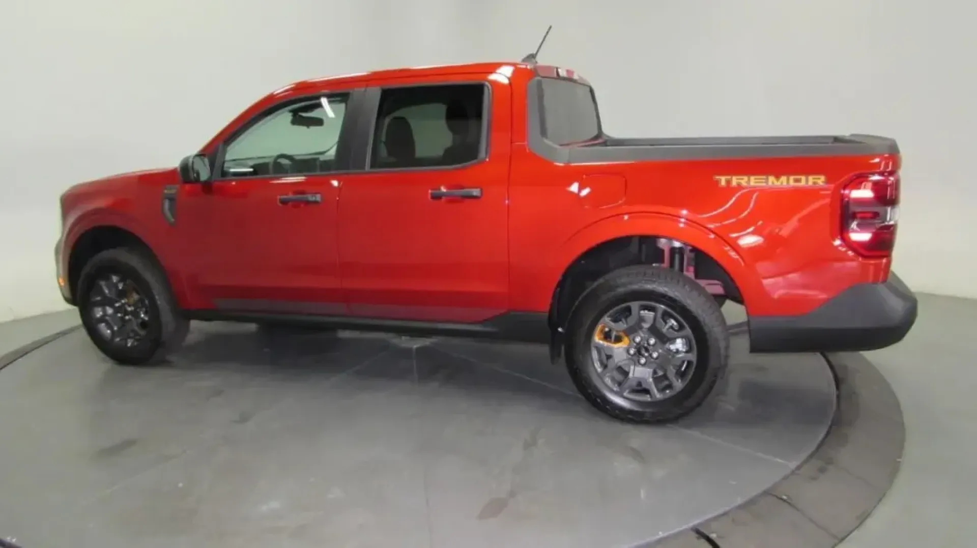 2024 Ford Maverick XLT (3FTTW8C9XRR) with an 2.0L EcoBoost engine, Automatic transmission, located at 12836 Highway 21, De Soto, MO, 63020, (636) 337-7777, 38.151867, -90.575615 - **Adventure Awaits with the 2024 Ford Maverick XLT Your Perfect Companion for Weekend Getaways!**<br /> <br /> If you're seeking a vehicle that seamlessly blends style, capability, and fuel efficiency, look no further than the stunning 2024 Ford Maverick XLT! This versatile truck is not just a mode - Photo#3