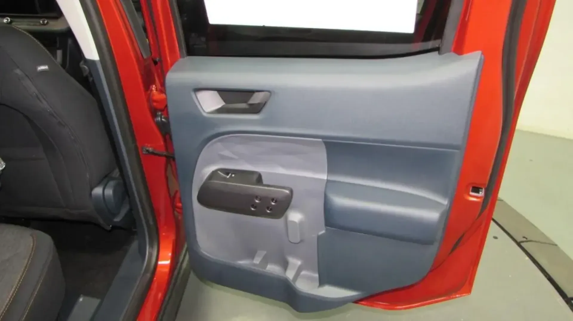 2024 Ford Maverick XLT (3FTTW8C9XRR) with an 2.0L EcoBoost engine, Automatic transmission, located at 12836 Highway 21, De Soto, MO, 63020, (636) 337-7777, 38.151867, -90.575615 - **Adventure Awaits with the 2024 Ford Maverick XLT Your Perfect Companion for Weekend Getaways!**<br /> <br /> If you're seeking a vehicle that seamlessly blends style, capability, and fuel efficiency, look no further than the stunning 2024 Ford Maverick XLT! This versatile truck is not just a mode - Photo#7