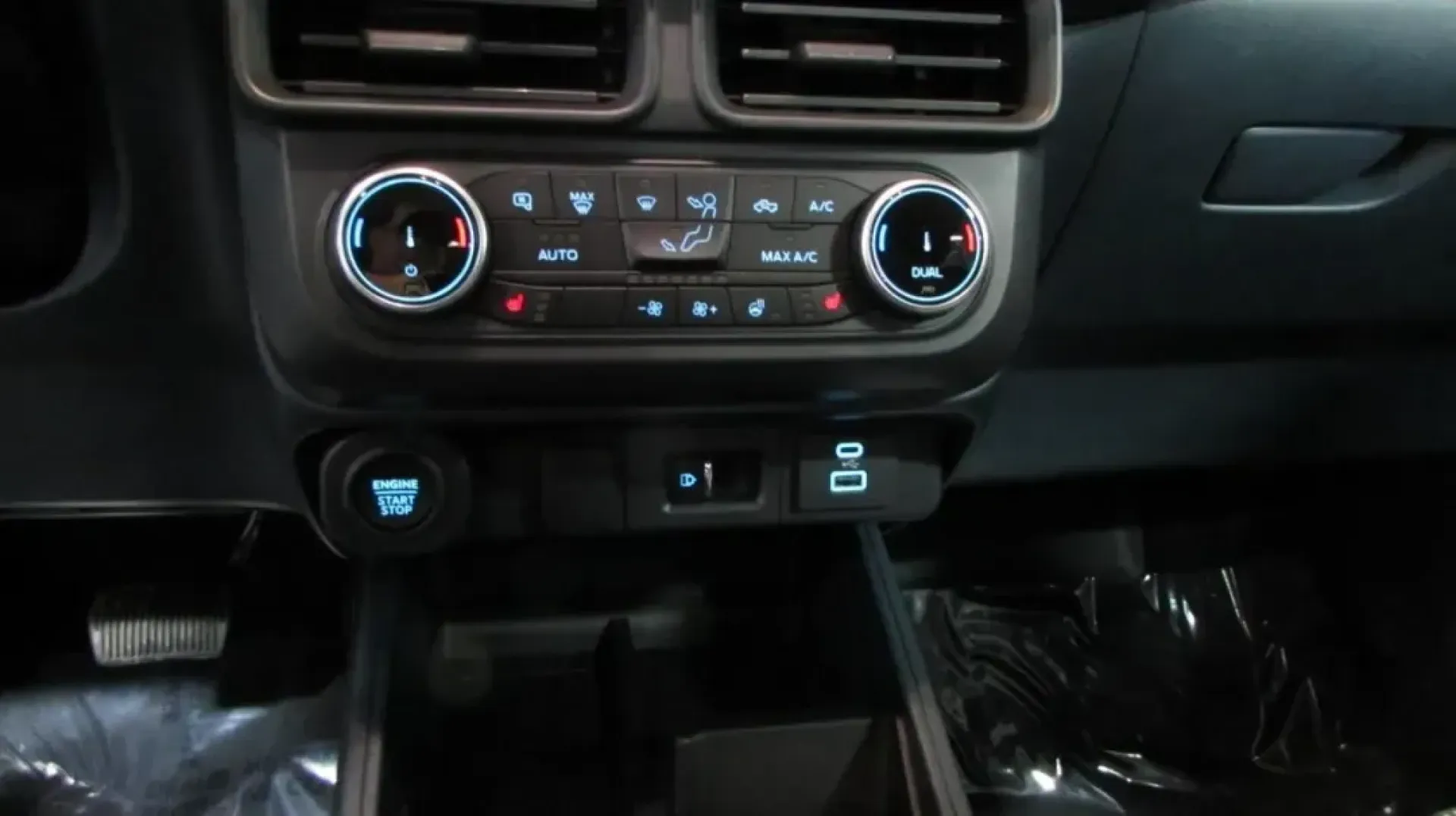 2024 Ford Maverick Lariat (3FTTW8R99RR) with an 2.0L EcoBoost engine, Automatic transmission, located at 12836 Highway 21, De Soto, MO, 63020, (636) 337-7777, 38.151867, -90.575615 - **Experience Adventure with the 2024 Ford Maverick Lariat: Your Perfect Partner for Life in De Soto!**<br /> <br /> Are you ready to elevate your daily routine? Whether you're commuting to work, embarking on weekend getaways, or tackling family errands, the 2024 Ford Maverick Lariat is designed to m - Photo#14