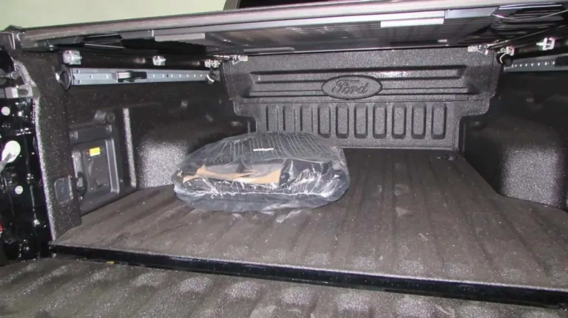 2024 Ford Maverick Lariat (3FTTW8R99RR) with an 2.0L EcoBoost engine, Automatic transmission, located at 12836 Highway 21, De Soto, MO, 63020, (636) 337-7777, 38.151867, -90.575615 - **Experience Adventure with the 2024 Ford Maverick Lariat: Your Perfect Partner for Life in De Soto!**<br /> <br /> Are you ready to elevate your daily routine? Whether you're commuting to work, embarking on weekend getaways, or tackling family errands, the 2024 Ford Maverick Lariat is designed to m - Photo#7