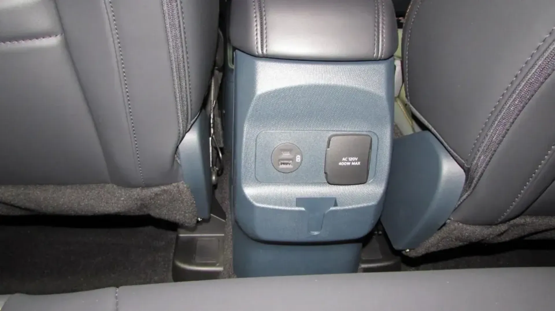 2024 Ford Maverick Lariat (3FTTW8R99RR) with an 2.0L EcoBoost engine, Automatic transmission, located at 12836 Highway 21, De Soto, MO, 63020, (636) 337-7777, 38.151867, -90.575615 - **Experience Adventure with the 2024 Ford Maverick Lariat: Your Perfect Partner for Life in De Soto!**<br /> <br /> Are you ready to elevate your daily routine? Whether you're commuting to work, embarking on weekend getaways, or tackling family errands, the 2024 Ford Maverick Lariat is designed to m - Photo#8