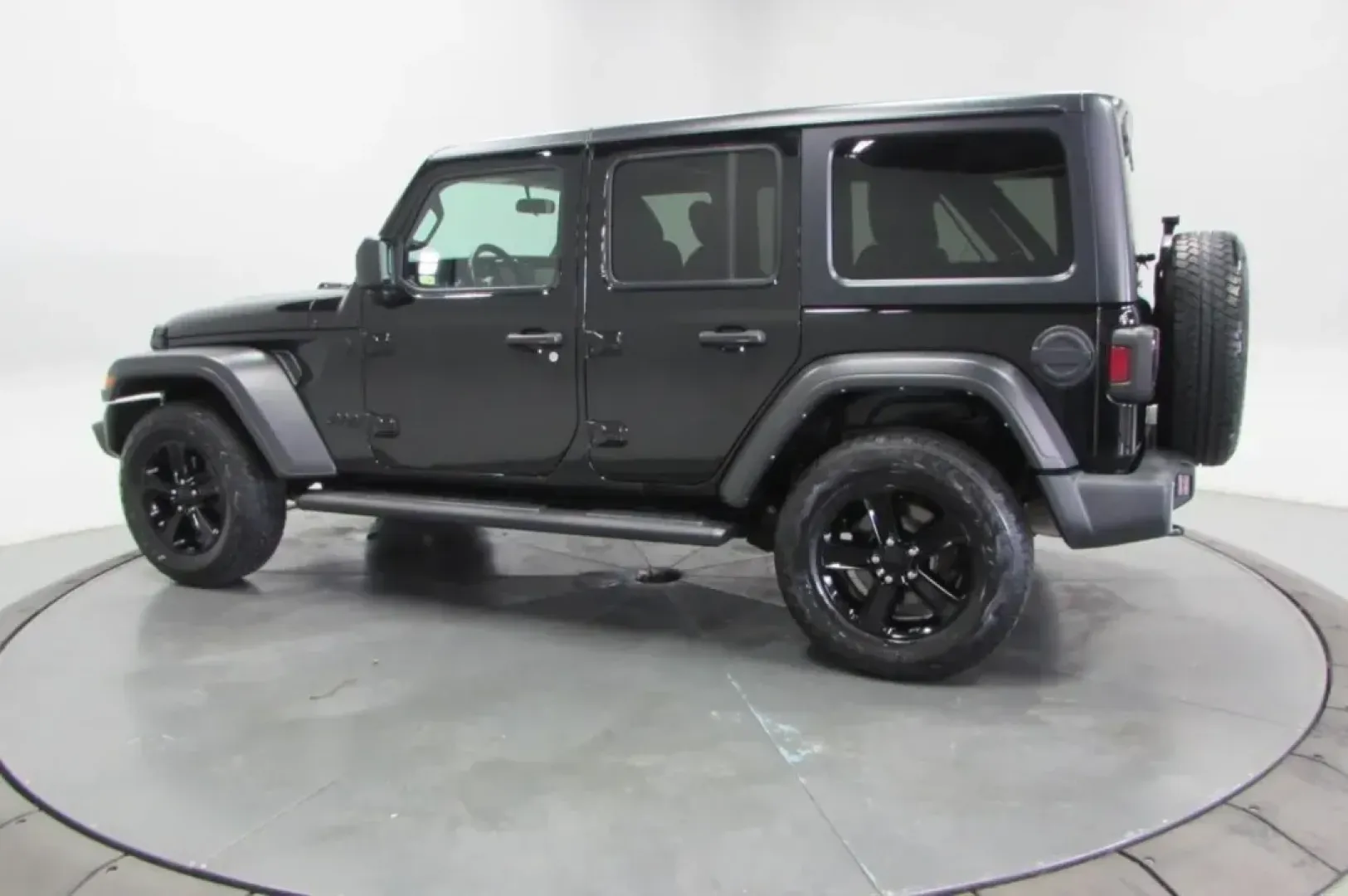 2021 /Black Cloth Jeep Wrangler Unlimited Sport Altitude (1C4HJXDN0MW) with an Other engine, located at 12830 Highway 21, De Soto, MO, 63020, (636) 337-7777, 38.153099, -90.573624 - **Discover Your Adventure with the 2021 Jeep Wrangler Unlimited Sport Altitude at Pettus CDJR DeSoto!**<br /> <br /> Are you ready to take on the great outdoors or simply enjoy a weekend escape with friends and family? The 2021 Jeep Wrangler Unlimited Sport Altitude is designed for those who crave a - Photo#4