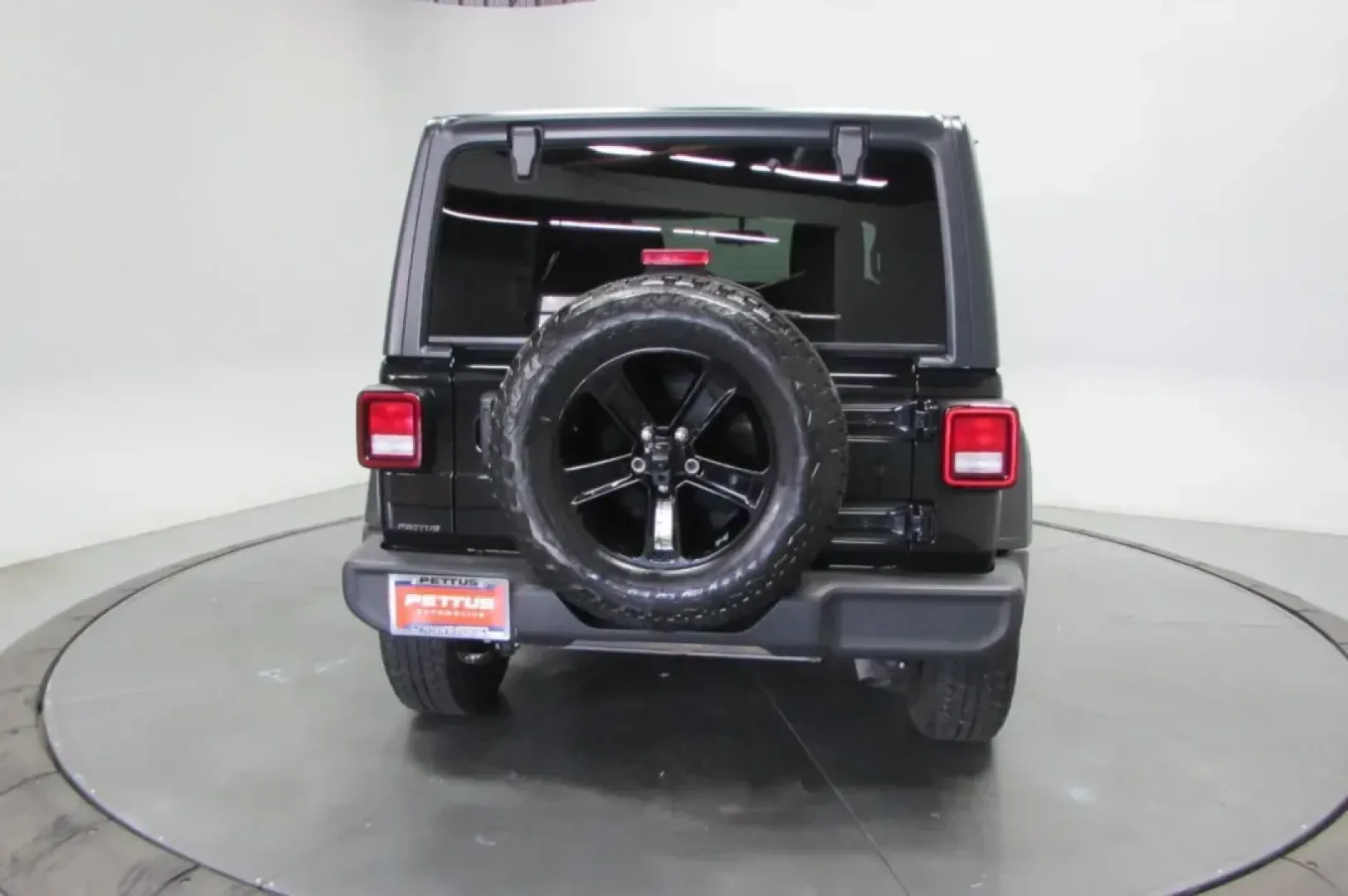 2021 /Black Cloth Jeep Wrangler Unlimited Sport Altitude (1C4HJXDN0MW) with an Other engine, located at 12830 Highway 21, De Soto, MO, 63020, (636) 337-7777, 38.153099, -90.573624 - **Discover Your Adventure with the 2021 Jeep Wrangler Unlimited Sport Altitude at Pettus CDJR DeSoto!**<br /> <br /> Are you ready to take on the great outdoors or simply enjoy a weekend escape with friends and family? The 2021 Jeep Wrangler Unlimited Sport Altitude is designed for those who crave a - Photo#6
